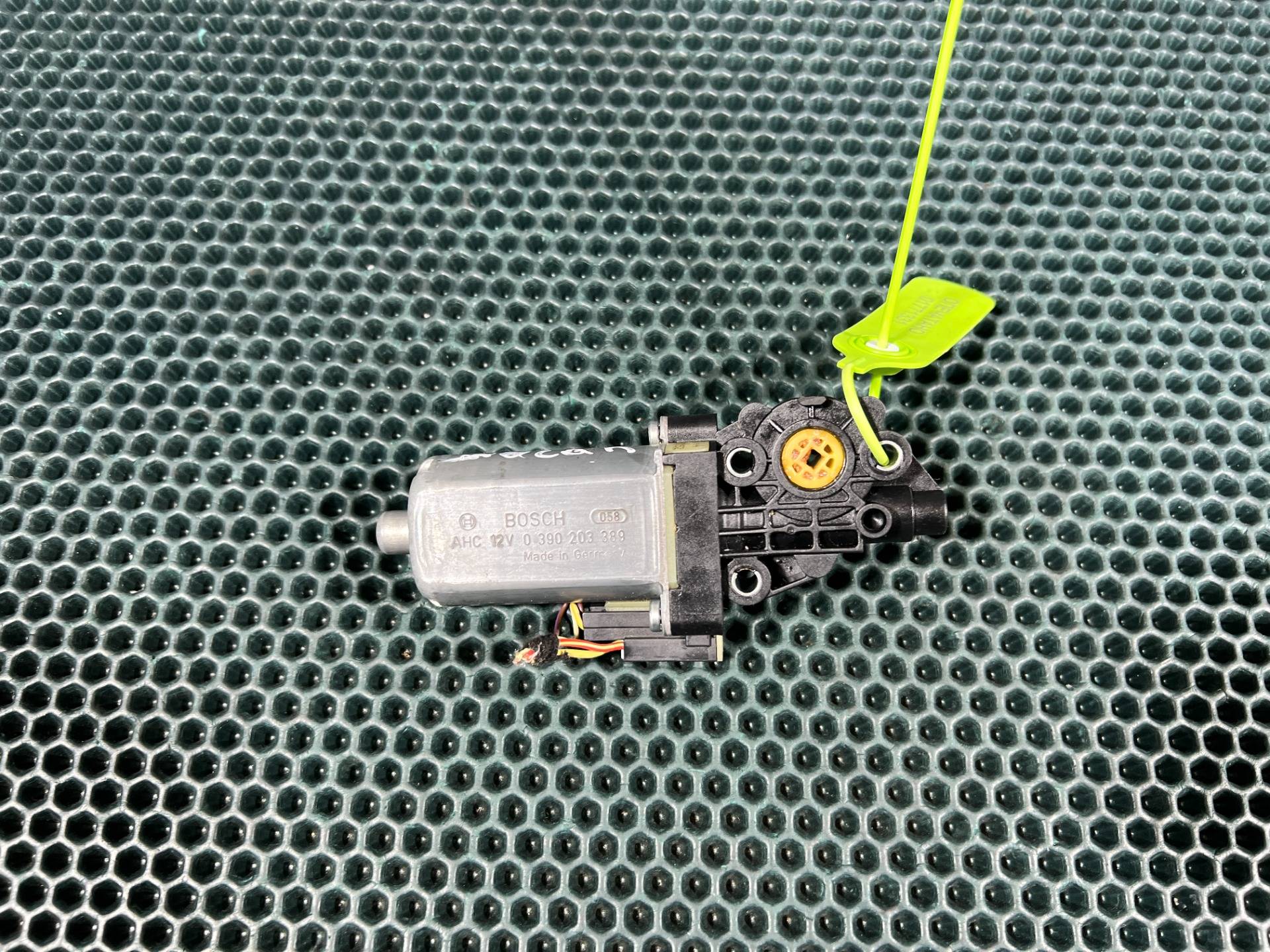 моторчик регулировки сиденья Porsche Cayenne 958 2022 OEM 0390203389