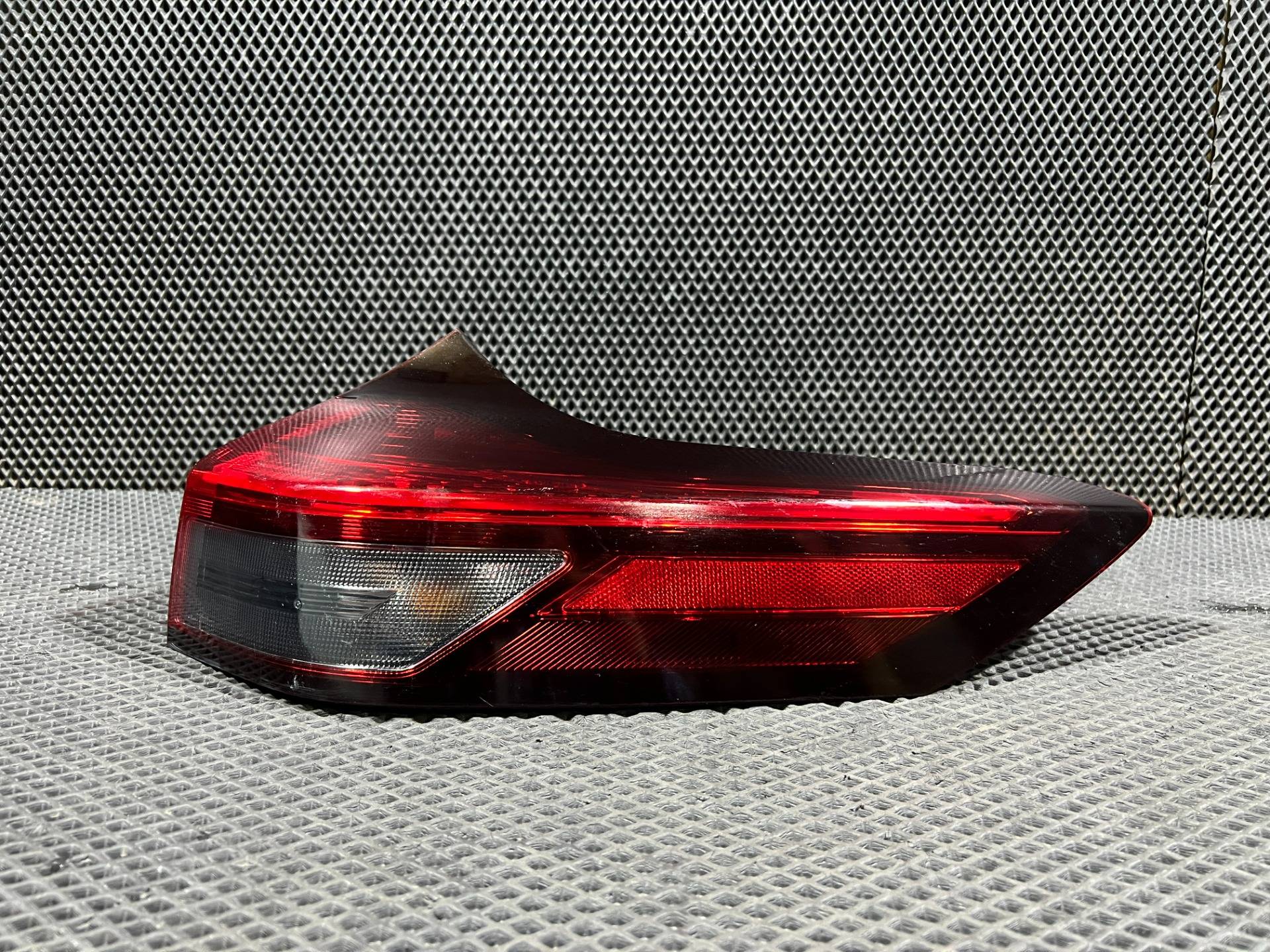 Фонарь задний правый Nissan Rogue T33 2022 OEM 265506RR0A