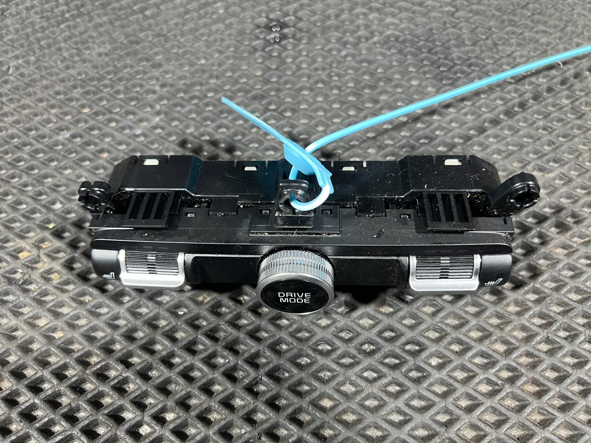 Кнопка подогрева сидений Kia K5 3 2022 OEM 41E2F7-1900