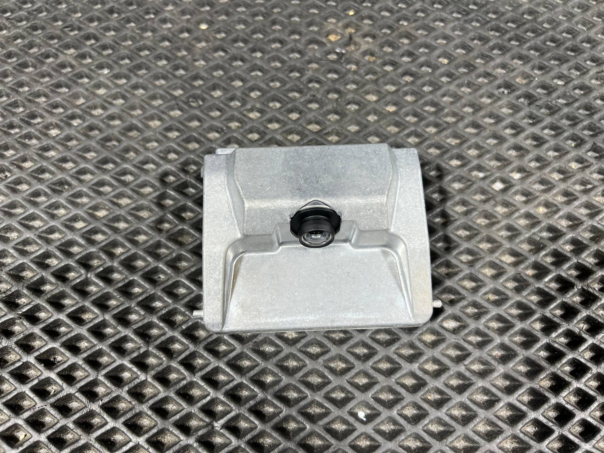 Камера переднего вида Kia K5 3 2022 OEM 99210L3000
