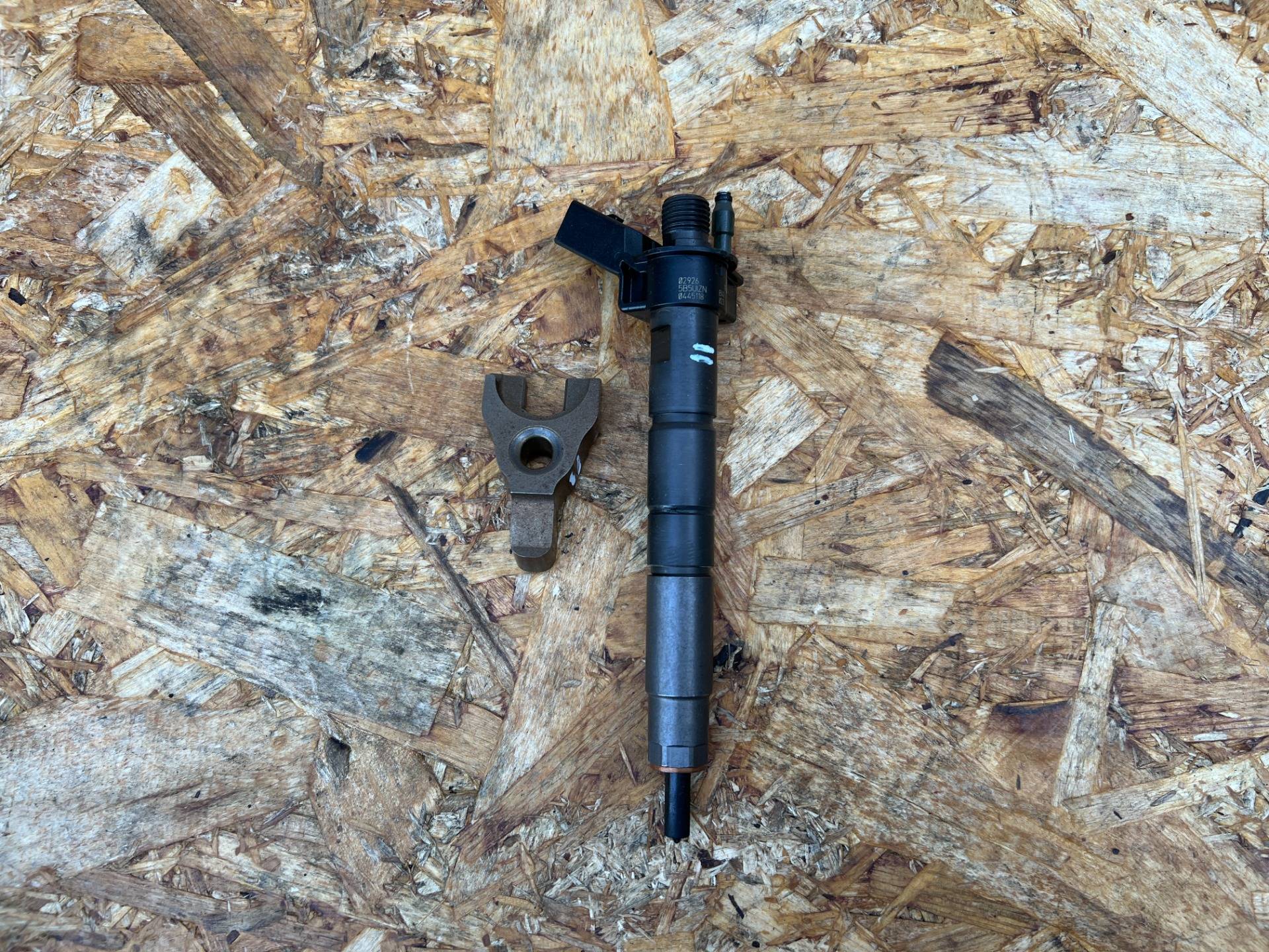 Форсунка BMW X6 G06 2017 OEM 0445118, 13538571563, 8571565