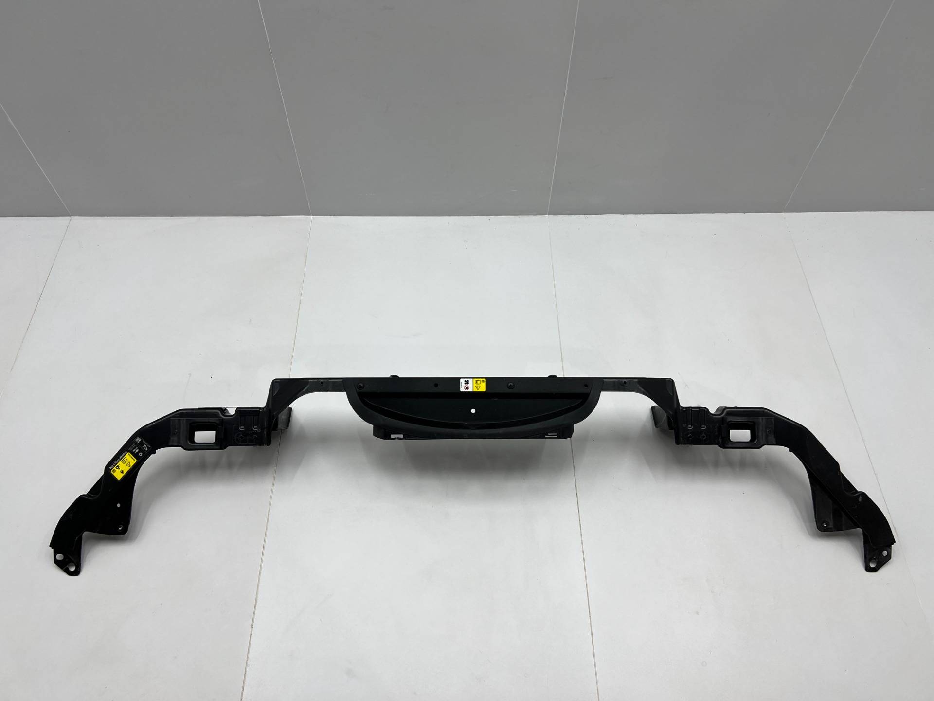 Передняя панель крепления облицовки (телевизор) Jaguar XE X760 2017 OEM GX73297A12BB