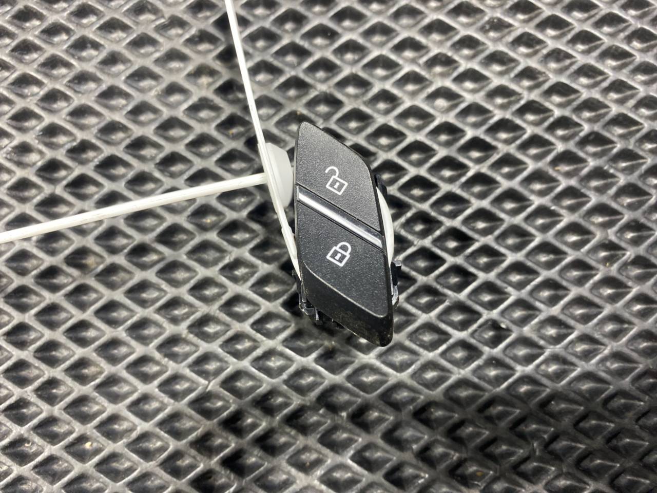 кнопка центрального замка BMW X5 F15 2018, 3.0 л., N55 B30 A, бензин, АКПП, внедорожник 5 дв., 6801352, 61316801352 - фото №1