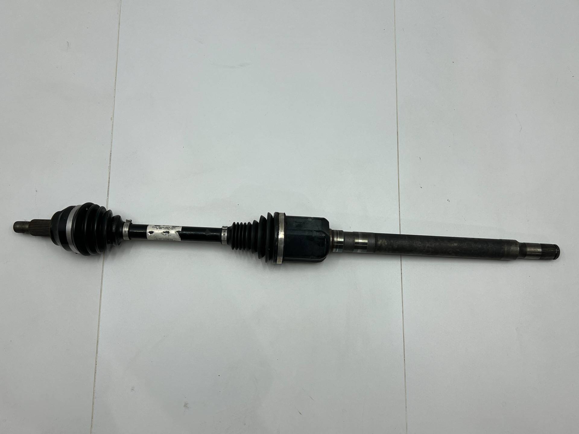 Полуось передняя правая (приводной вал, ШРУС) Land Rover Range Rover 4 2017 OEM DPLA3N128BC, LR034531, LR041968, LR045441, LR064251