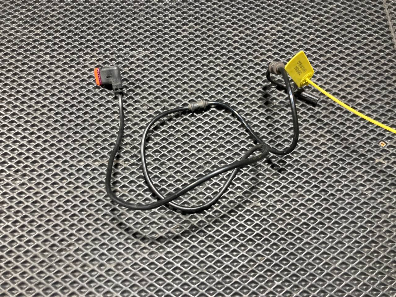 датчик ABS Mercedes-Benz SLK-Класс R172 2013, 3.5 л., бензин, родстер, A1725400717 - фото №1