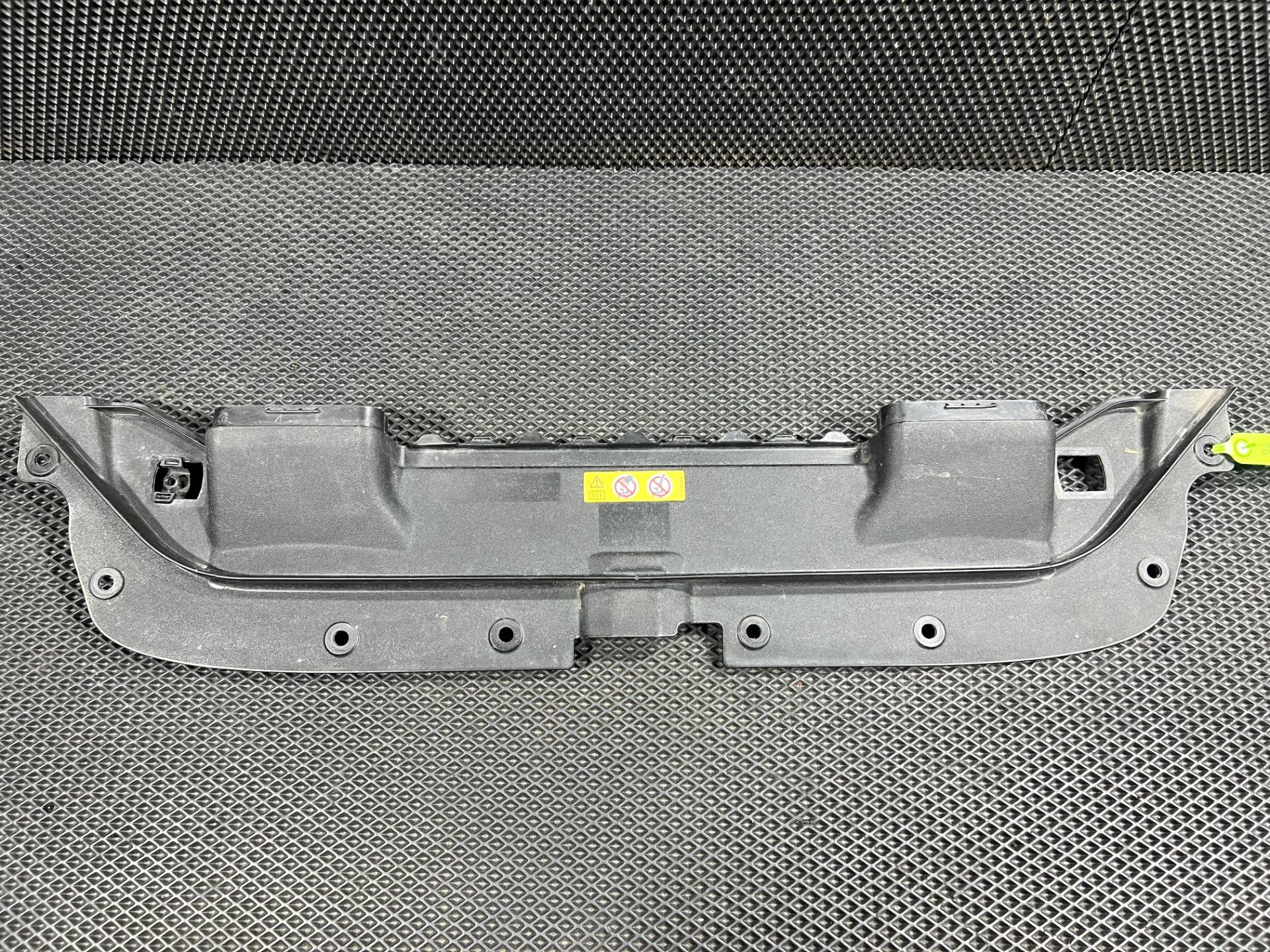 Накладка замка капота Mercedes-Benz SL R231 2017 OEM A2316260914