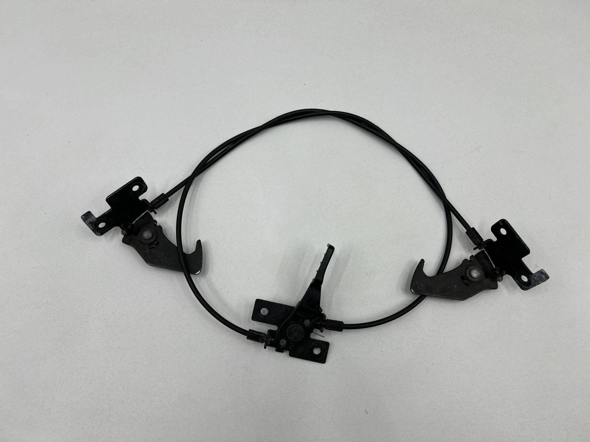 Трос капота Jaguar XE X760 2017 OEM DK6216892AE, DK6216B766AE, GX7316E700AC, DK6216824AB, T2H24630, T2H41038, T4N3060