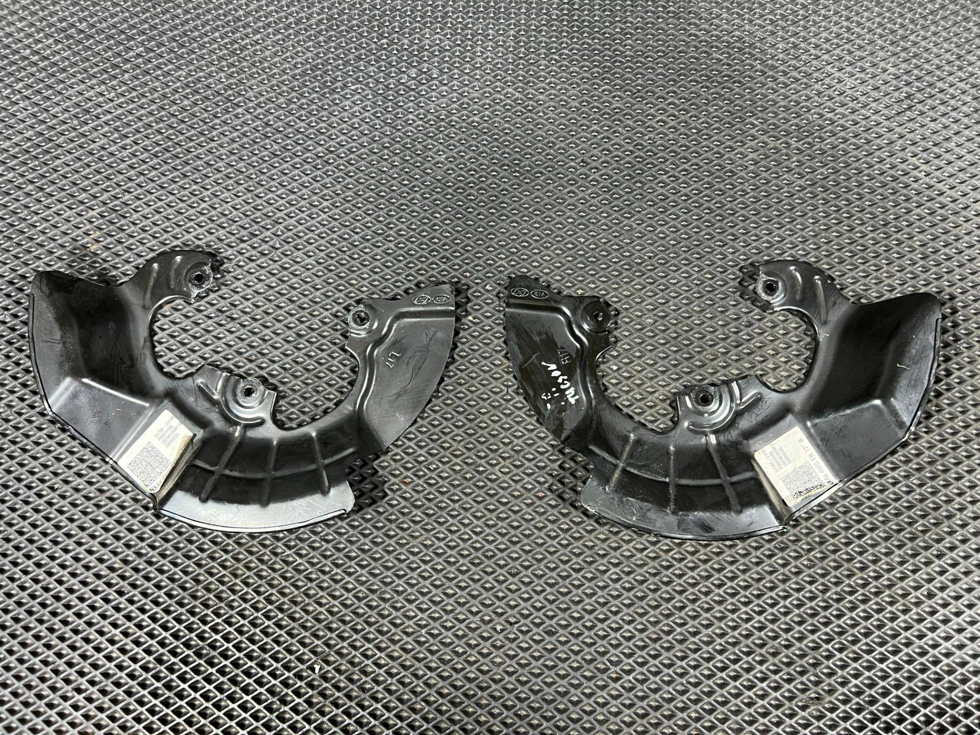 Кожух защитный тормозного диска Hyundai Tucson 4 поколение (NX4) 2024 OEM 51700-CW100, 51701-CW100