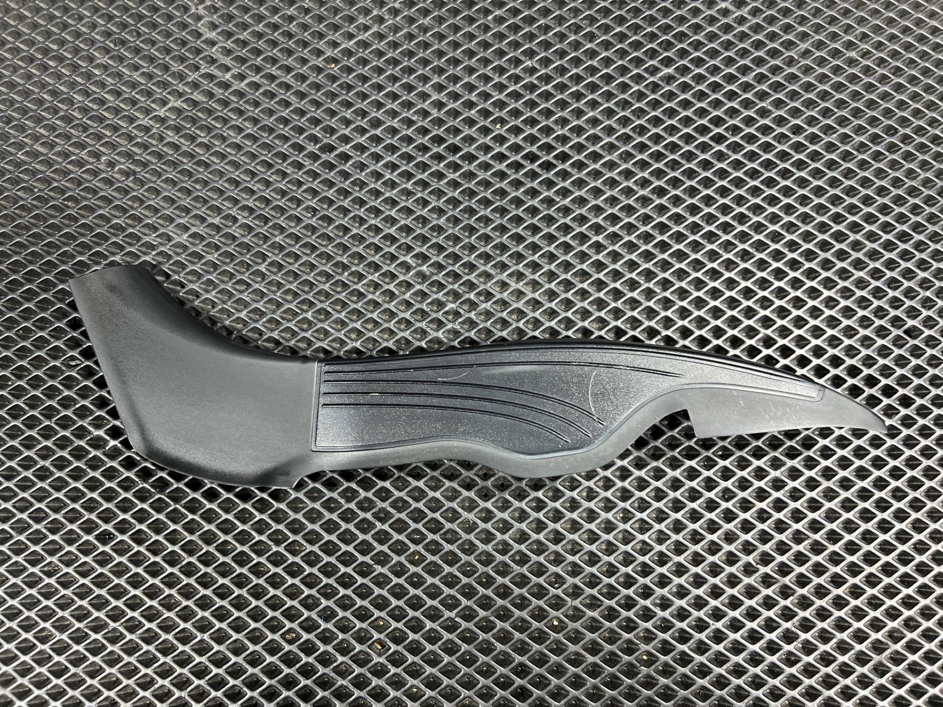 Накладка под фонарь правый BMW 7 G11/G12 2017 OEM 7342962, 63217342962