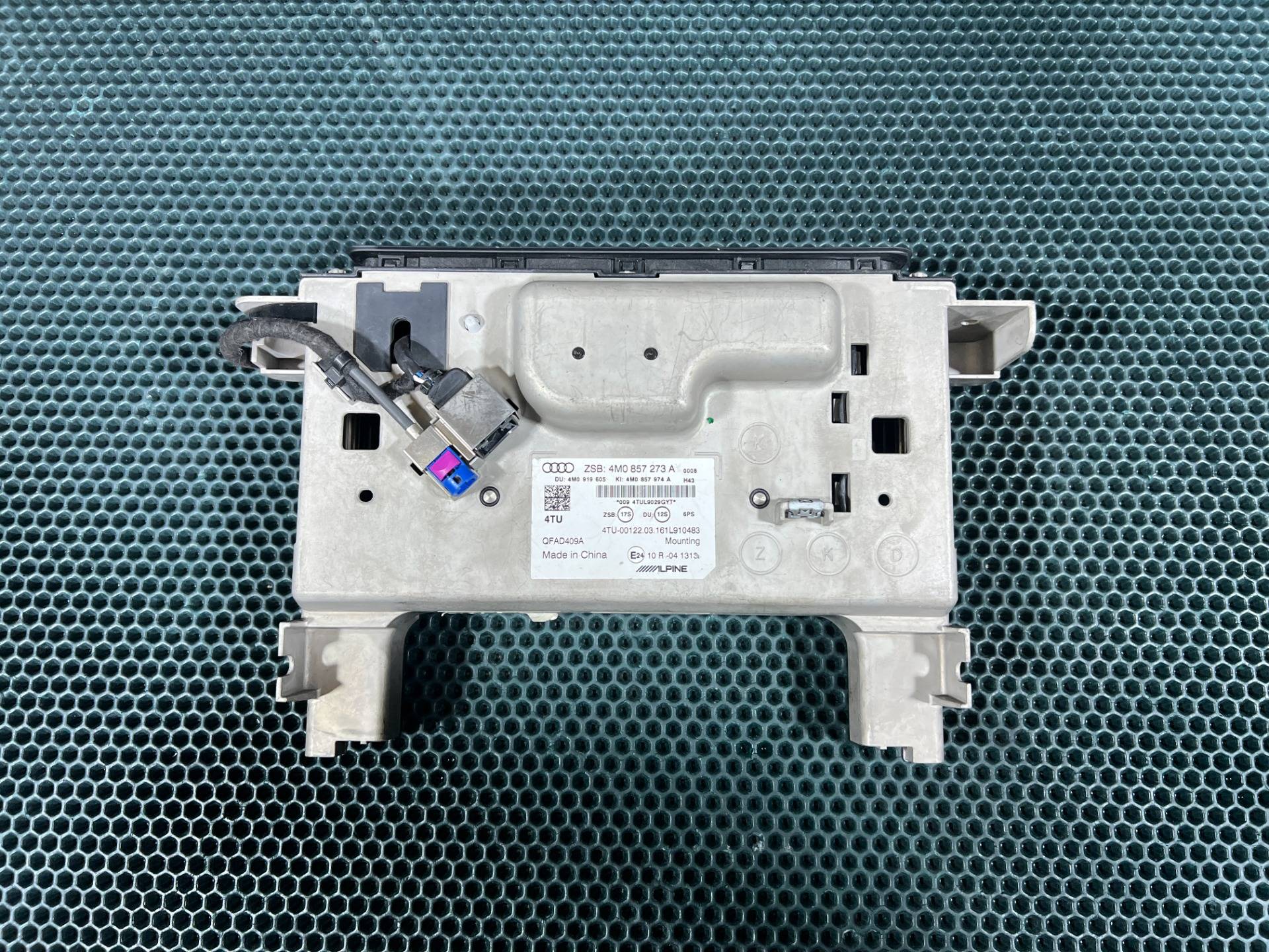 Дисплей Audi Q7 4M 2017 OEM 4M0857273A