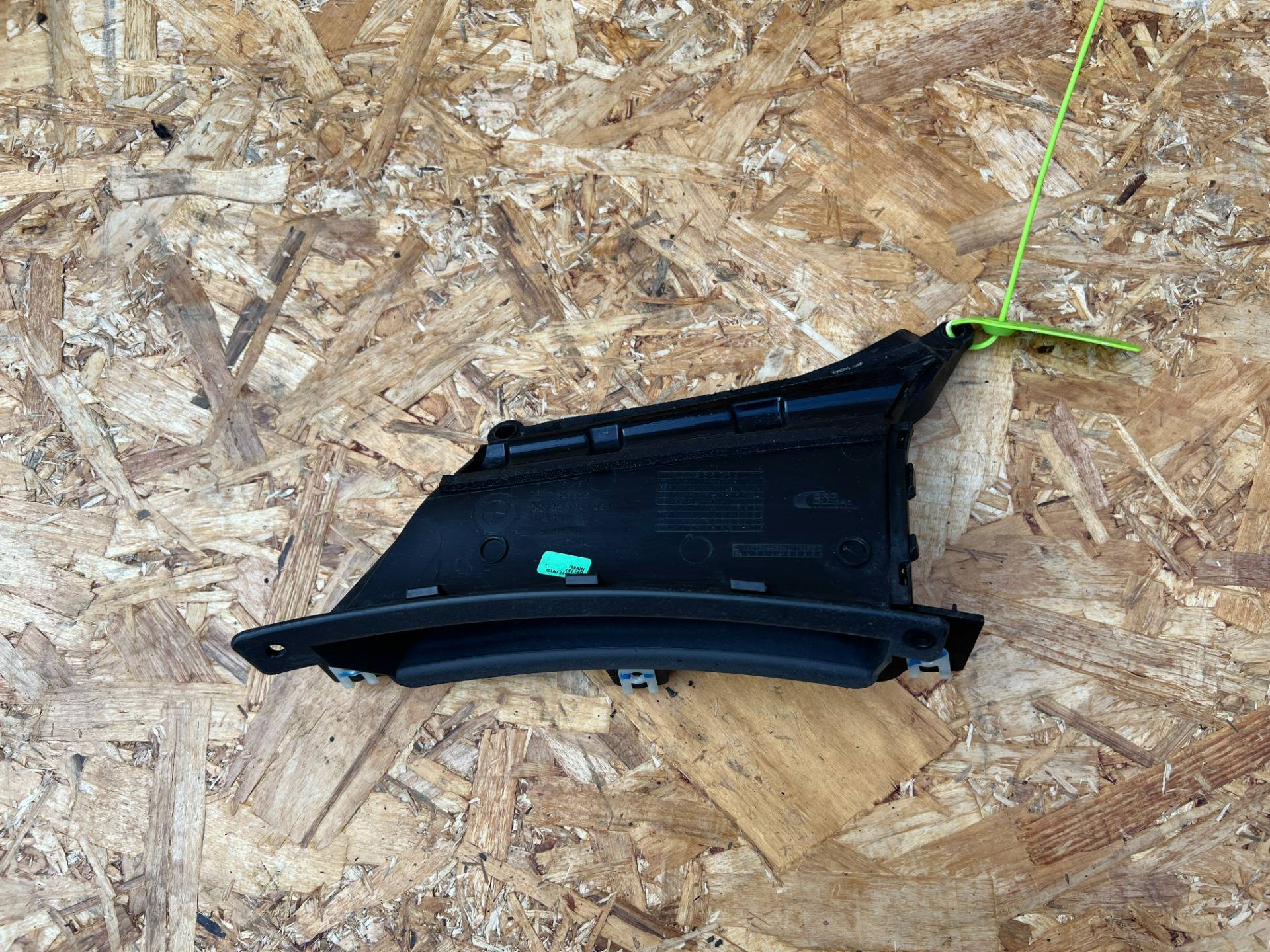 воздуховод BMW 7 G11/G12 2017 OEM 51137347375