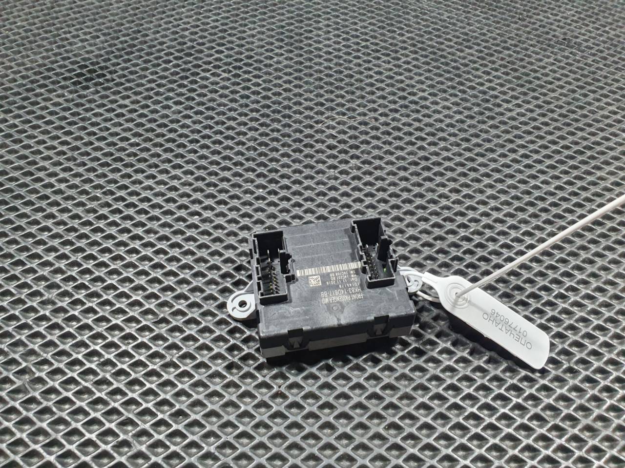 модуль управления двери Land Rover Range Rover Sport 2 поколение 2016, 3.0 л., 306PS, бензин, АКПП, внедорожник 5 дв., HK83-14D617-BB, T4N6272, T4N13285, LR083615 - фото №1