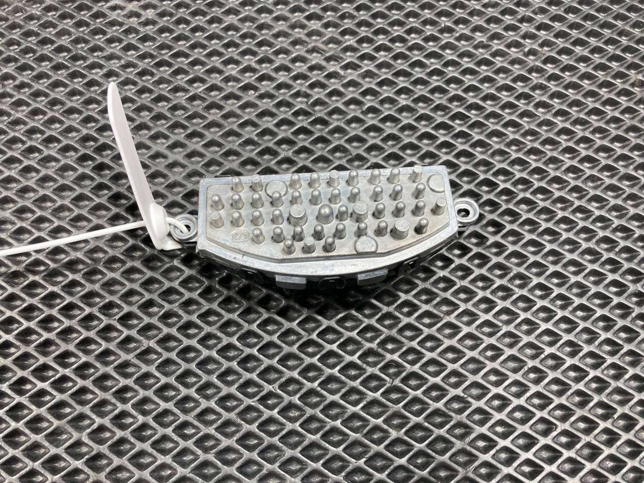 сопротивление печки BMW X5 F15 2018, 3.0 л., N55 B30 A, бензин, АКПП, внедорожник 5 дв., 9276112, 64119276112 - фото №1