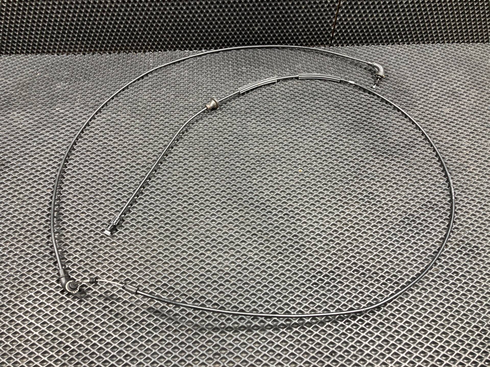 Трос капота Jaguar XE X760 2017 OEM GX7316C656AE, T2H24294, T2H52843