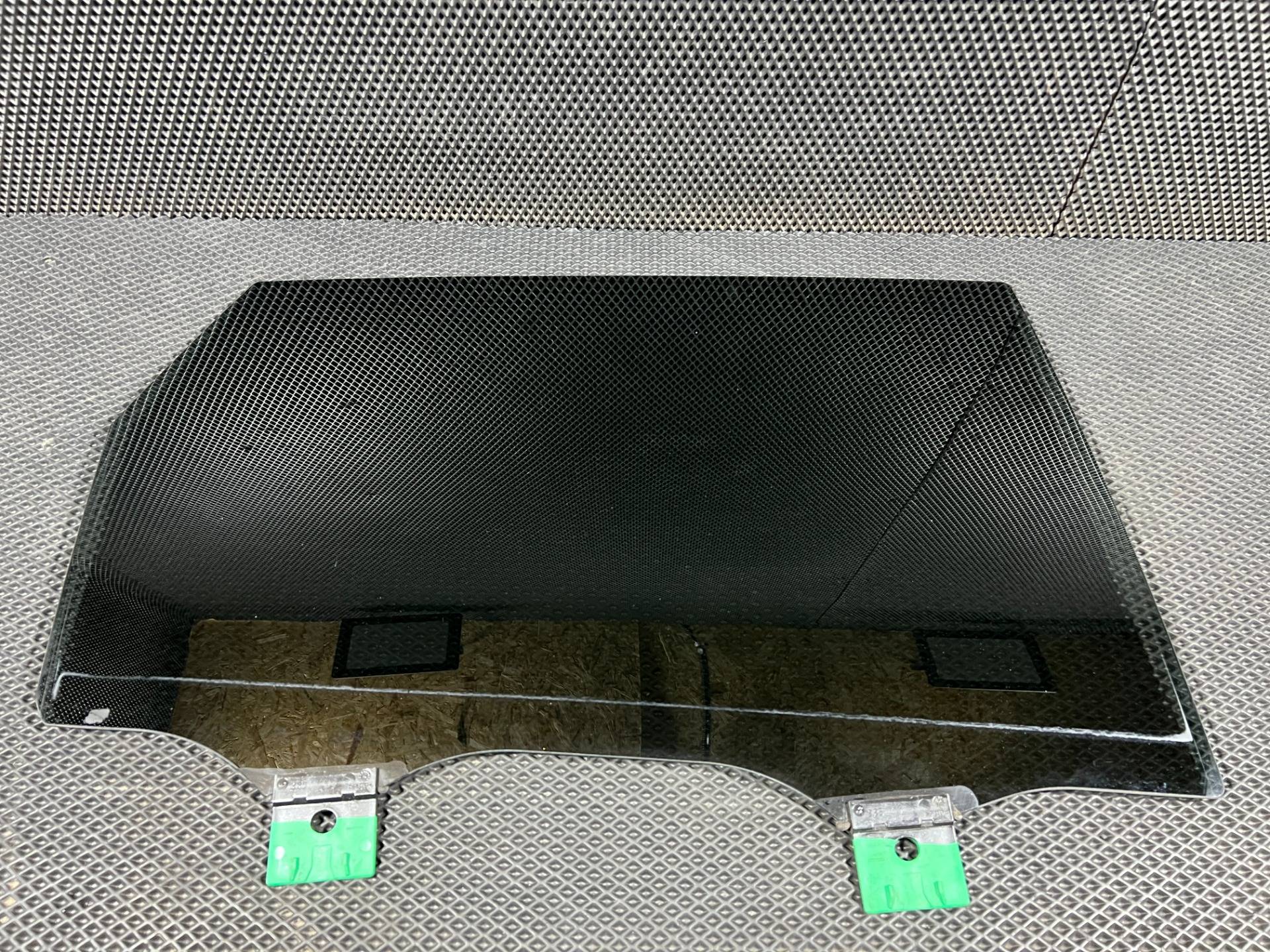 Стекло двери задней правой Audi SQ7 4M 2016 OEM 4M0845026B