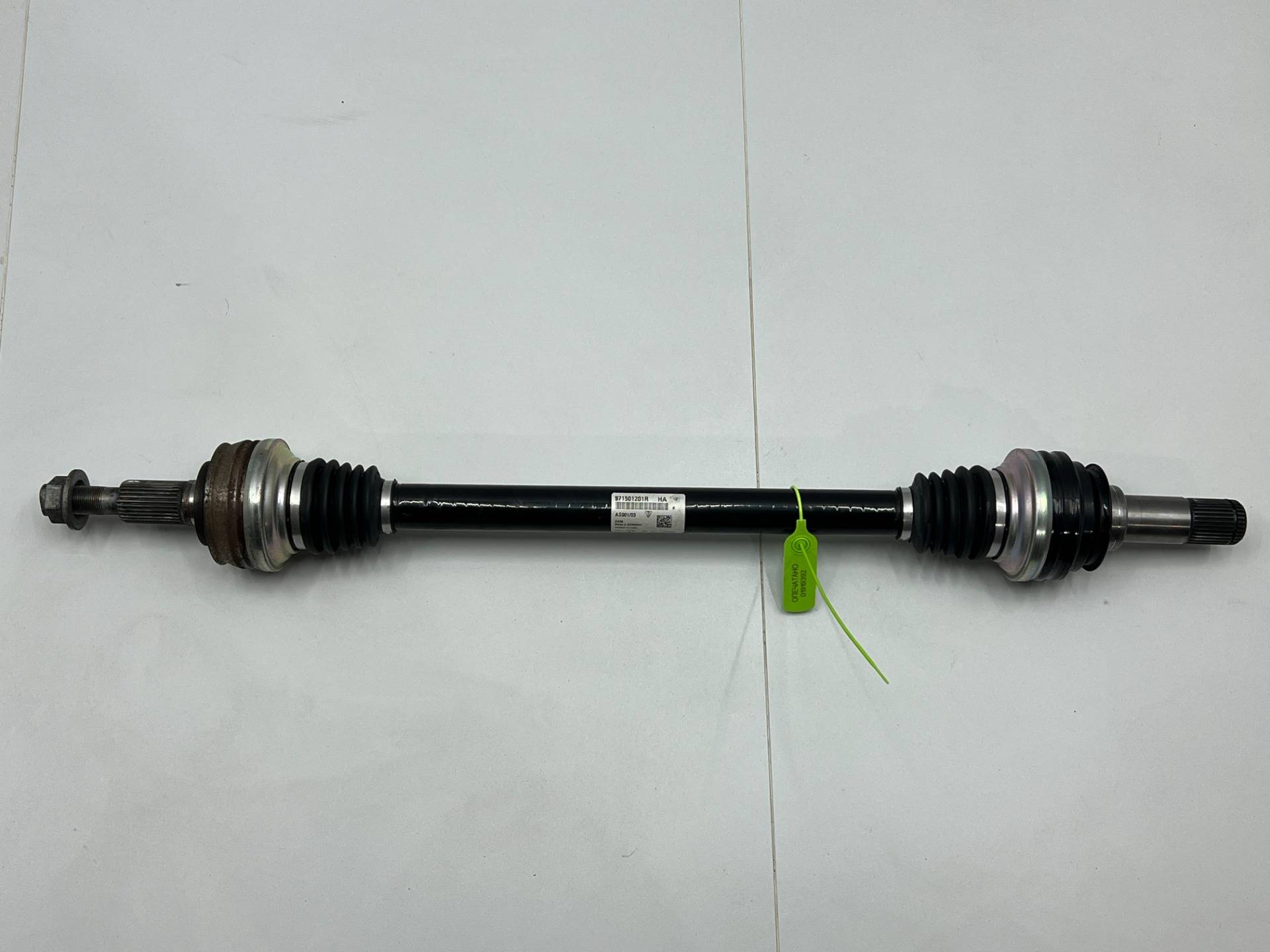 полуось задняя левая Porsche Panamera 971 2018 OEM 971501201R, 971501201L, 971501201F, 971501201AA