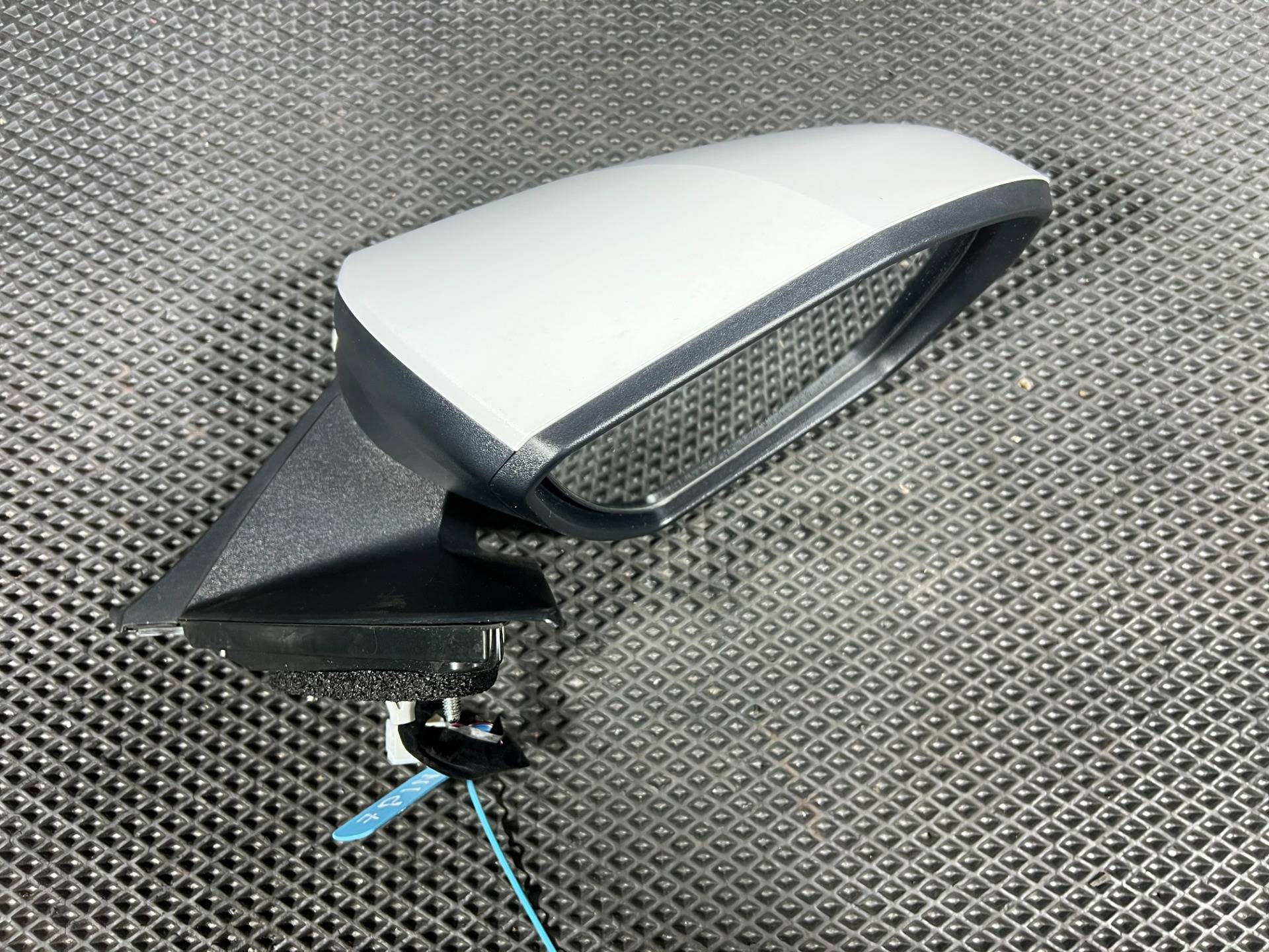 Зеркало наружное правое Hyundai Tucson 4 поколение (NX4) 2024 OEM 87620-CW100, 87620-CW100W6H