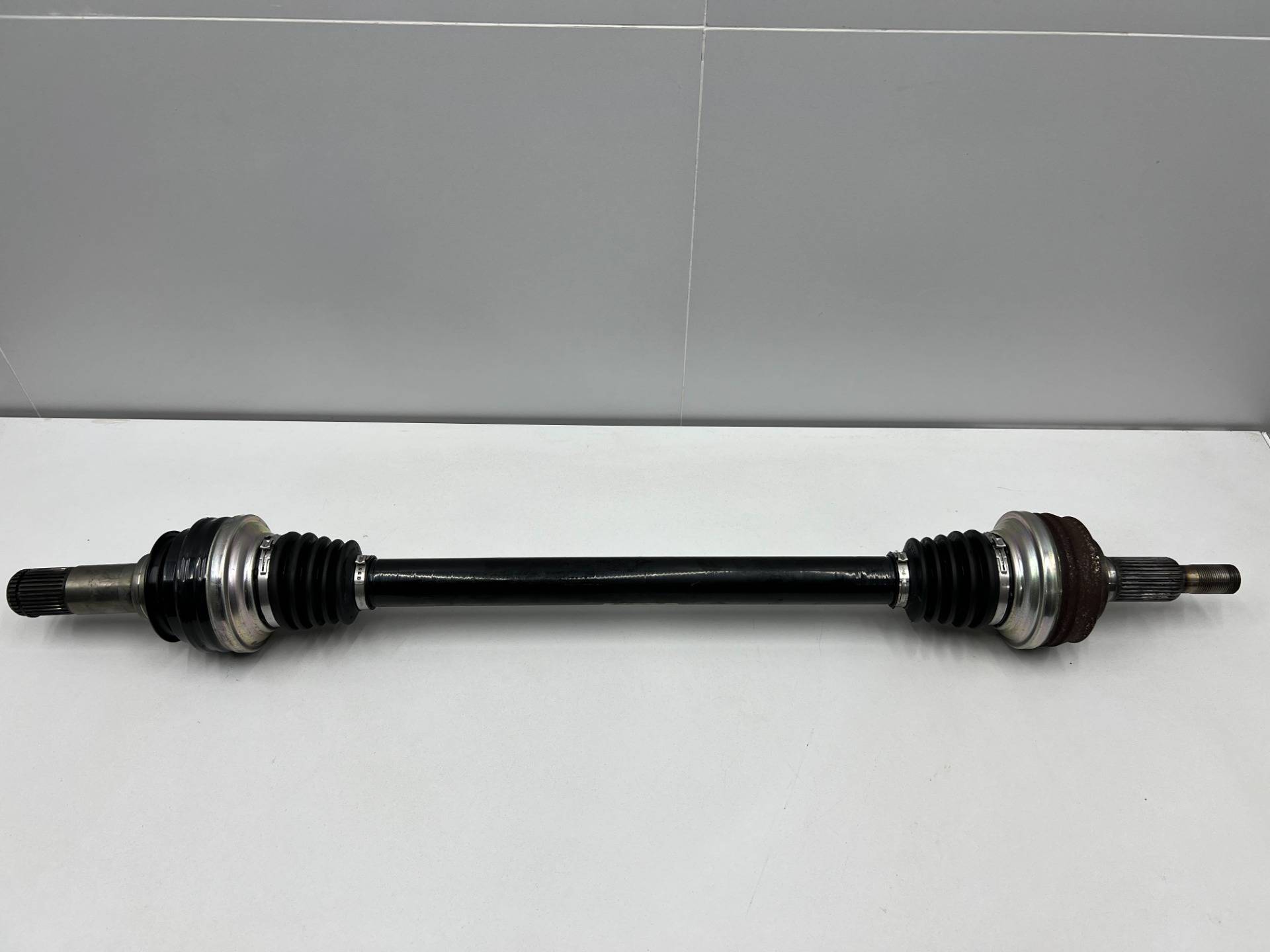 полуось задняя Porsche Panamera 971 2017 OEM 971501201F
