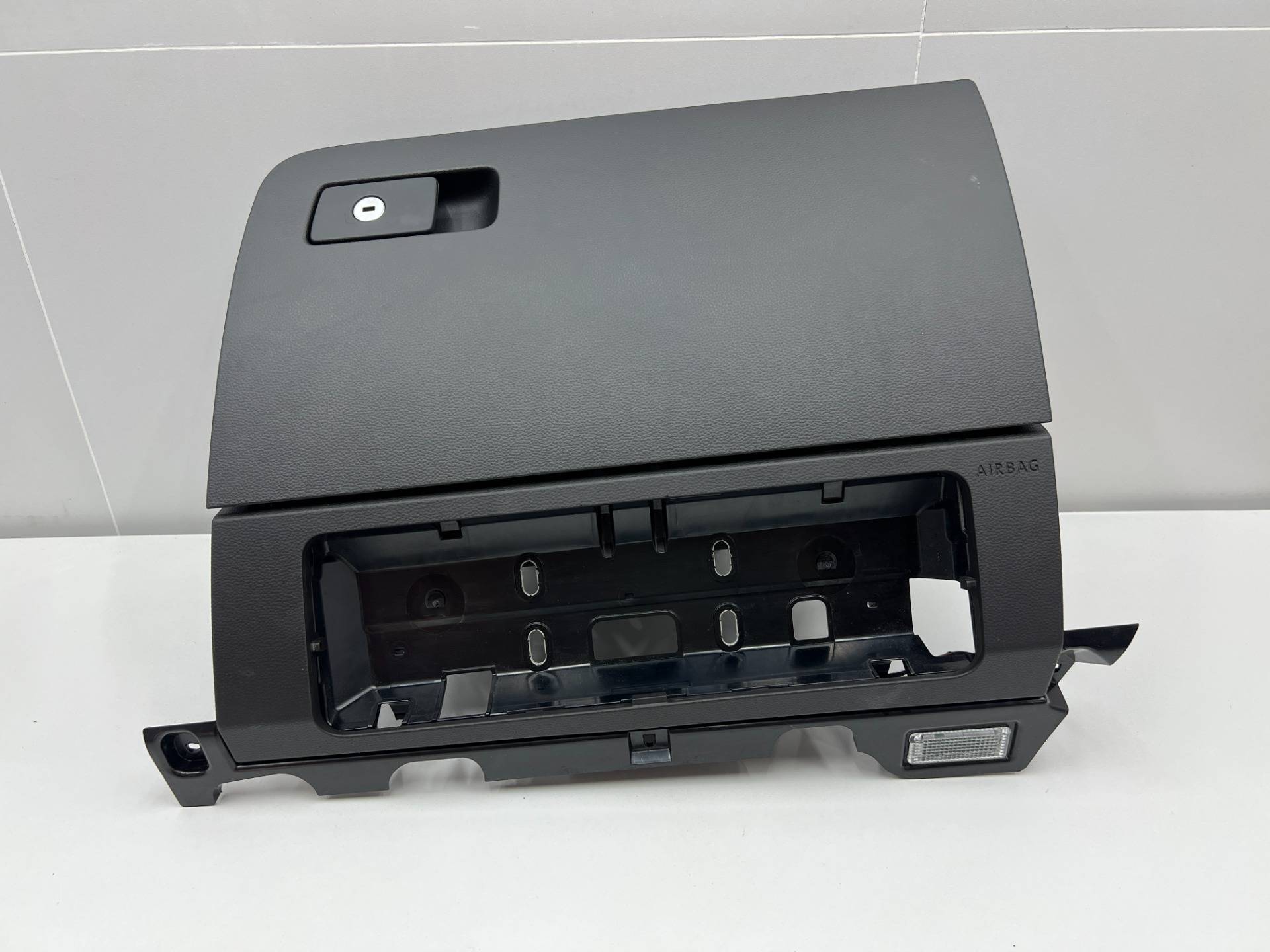 Бардачок Volkswagen Arteon 2019 OEM 3G8857097A