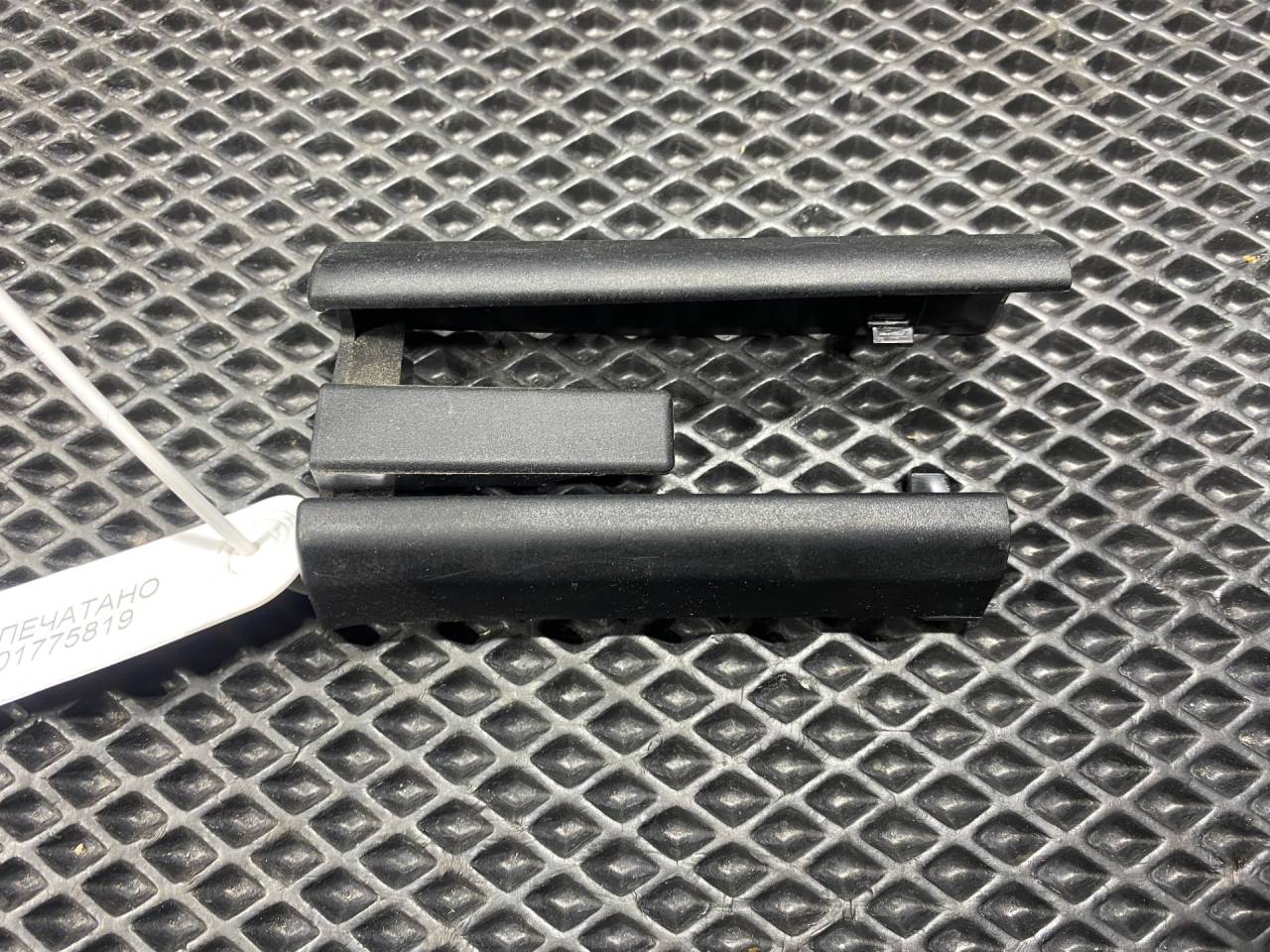 Пластик салазок сидений BMW X5 F15 2018, 3.0 л., N55 B30 A, бензин, АКПП, внедорожник 5 дв., 52107296202 - фото №1