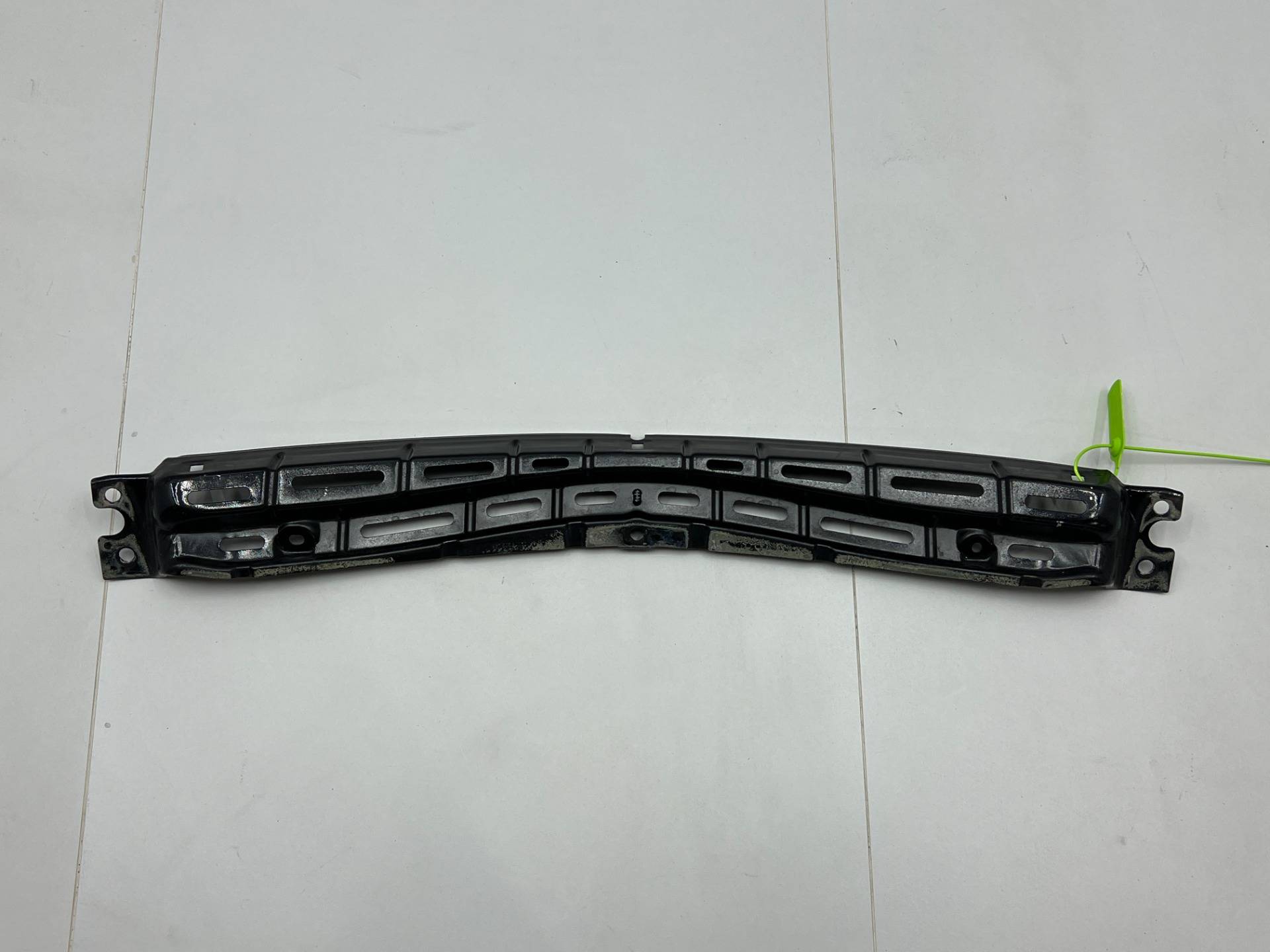 кронштейн крепления бампера заднего Porsche Boxster 987 2011 OEM 98750584100