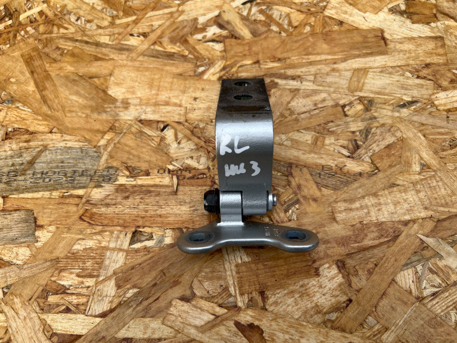 Петля двери задней левой Nissan Ariya FE0 2023 OEM 82421-6RA0A