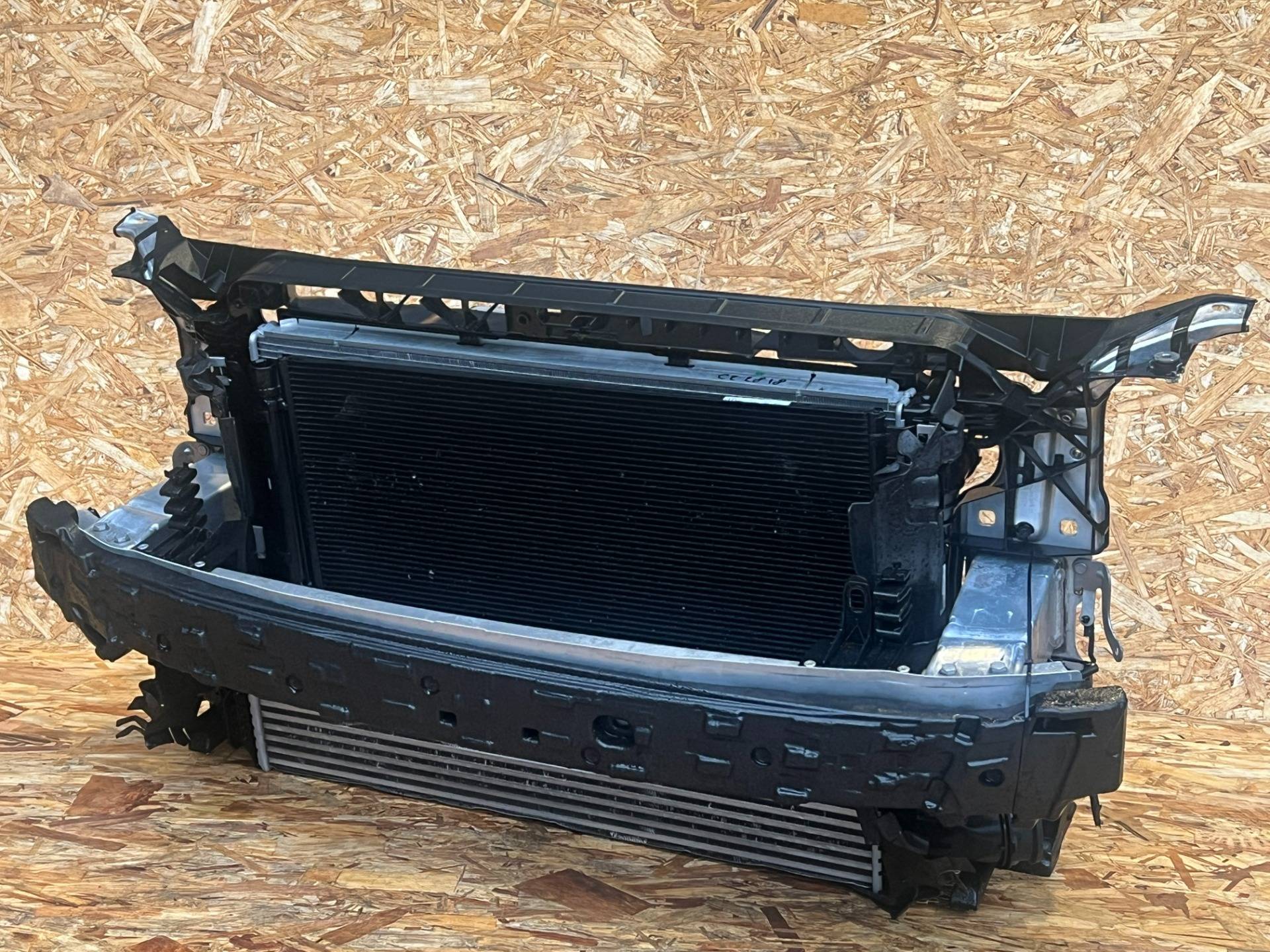 Кассета радиаторов Audi S4 B9 рестайлинг 2021 OEM 8W0959455, 8W0816411Q, 8W0145805