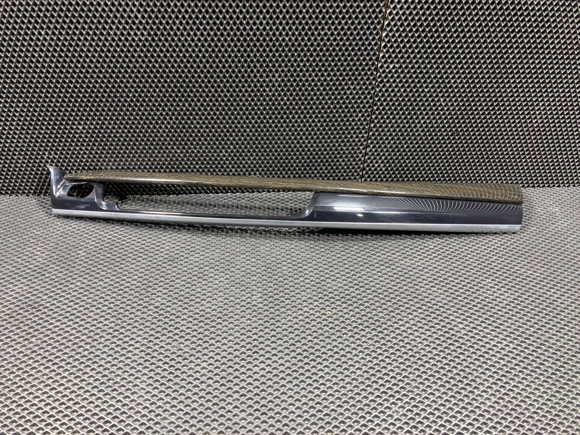 Накладка декоративная на торпедо BMW X5 F15 2018 OEM 5187100