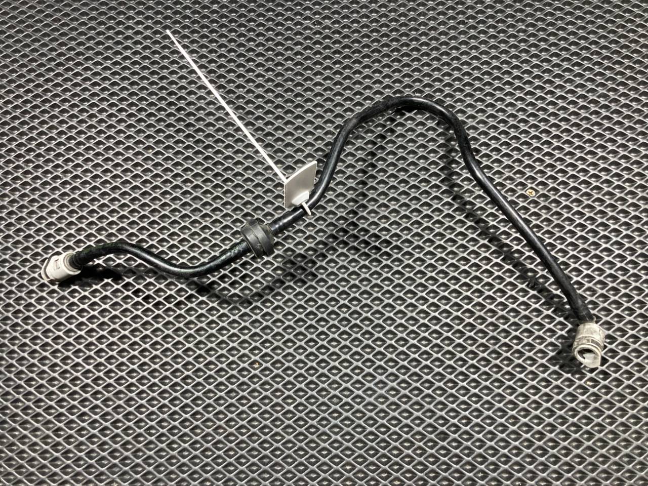 трубка вакуумная Jaguar XE X760 2016, 3.0 л., AJ 126, бензин, АКПП, седан, GX739C491CC - фото №1