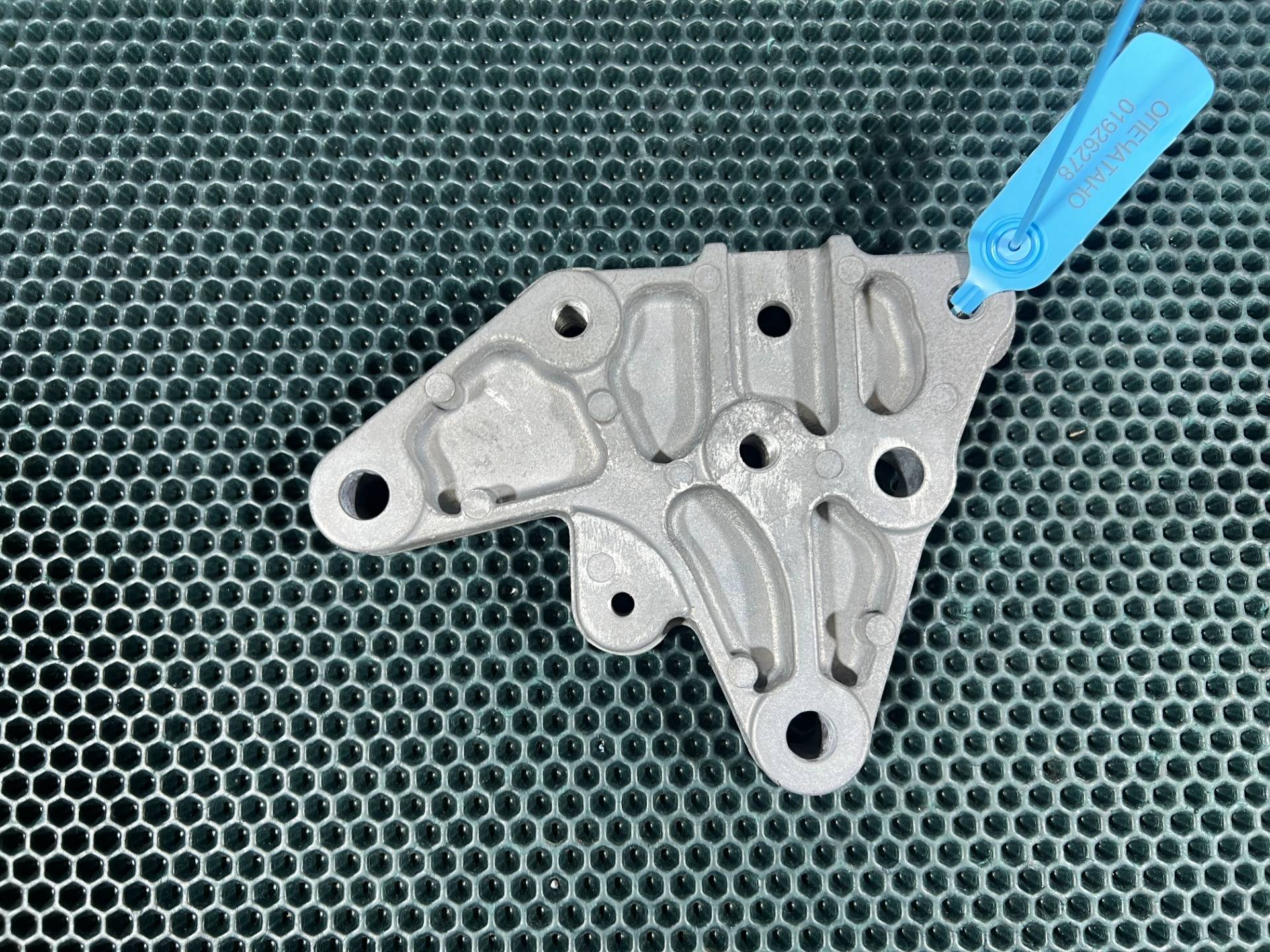 Кронштейн Кпп Chevrolet Trax 2 2023 OEM 60006317