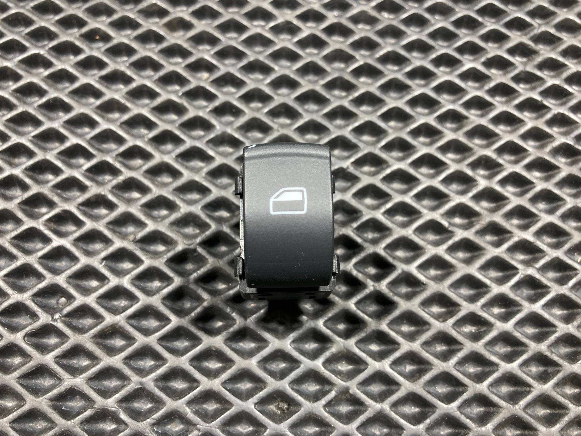 Кнопка стеклоподъемника Audi S8 D3 2007 OEM 4E0959855A