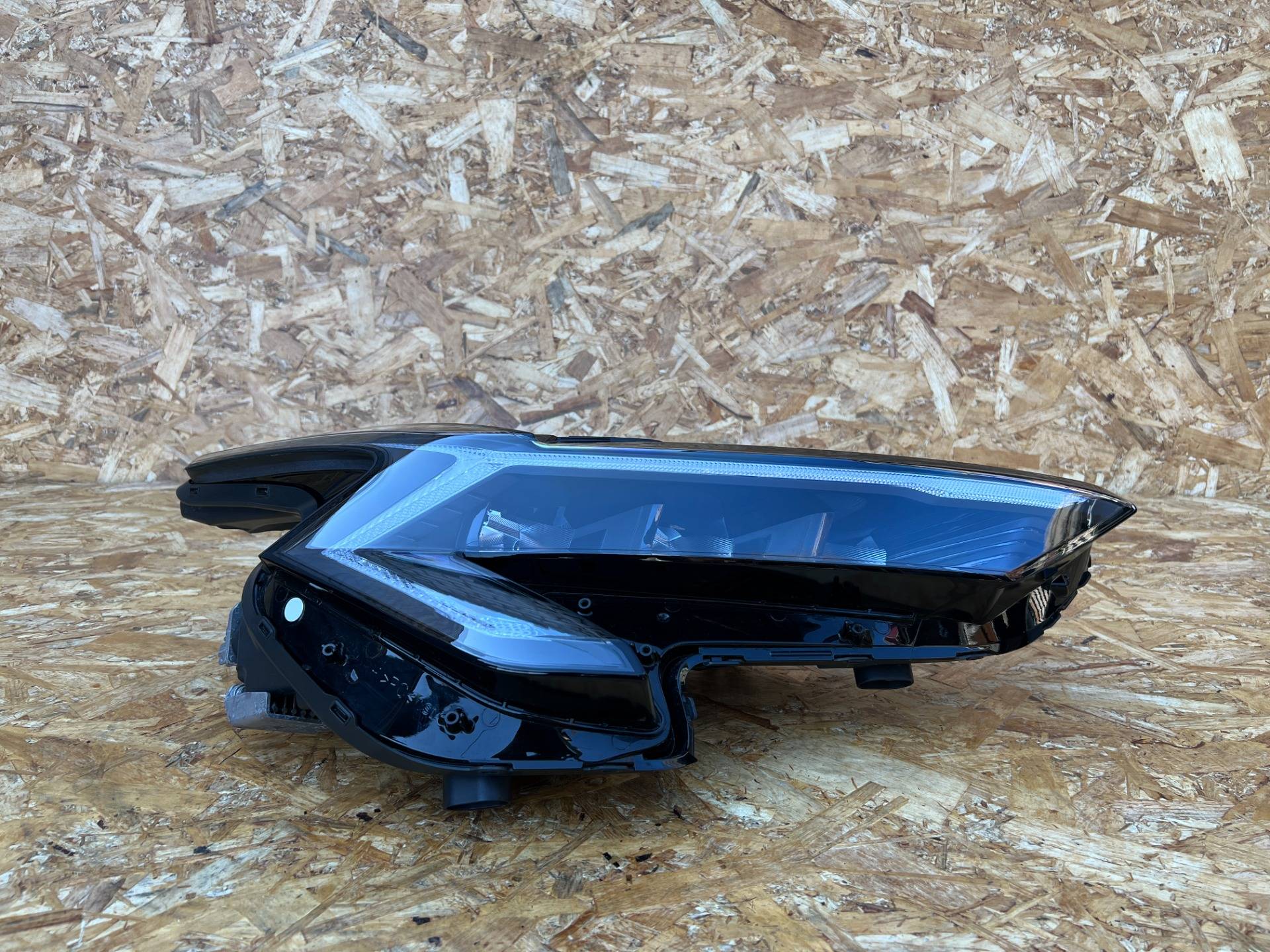 Фара правая Kia K5 3 рестайлинг 2025 OEM 92102L2550