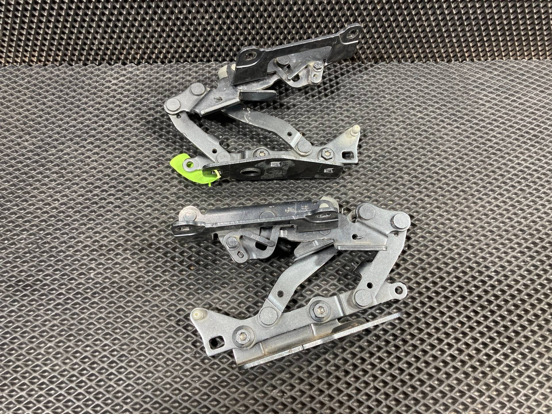 Петля капота Mercedes-Benz SL R231 2012 OEM A2318800128, A2318800228
