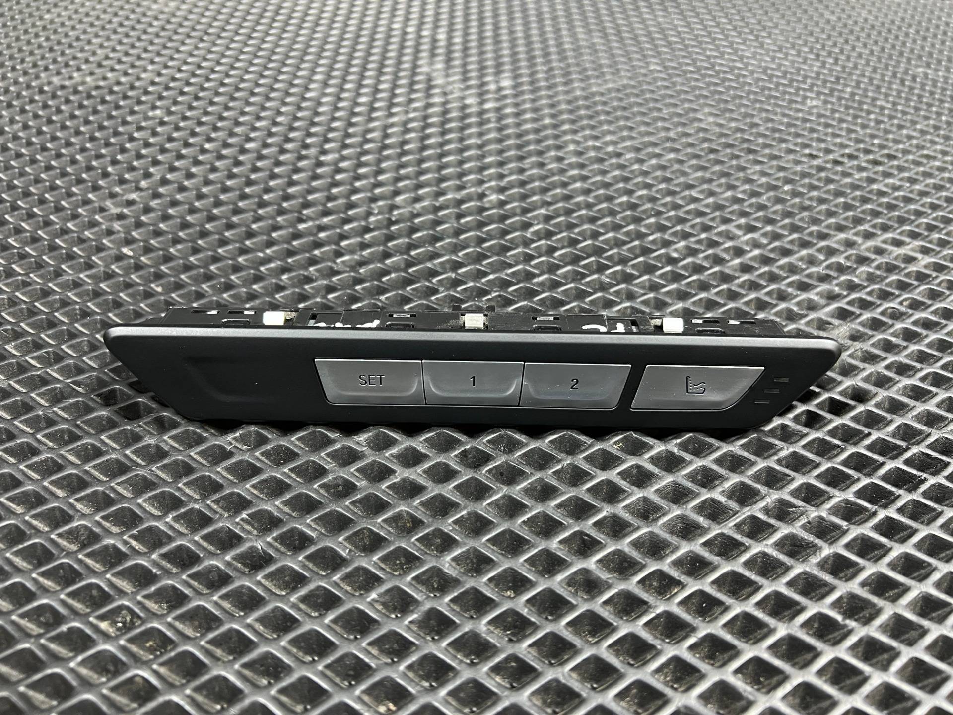 Блок управления сиденьем BMW 7 G11/G12 2017 OEM 6826737, 61316826737