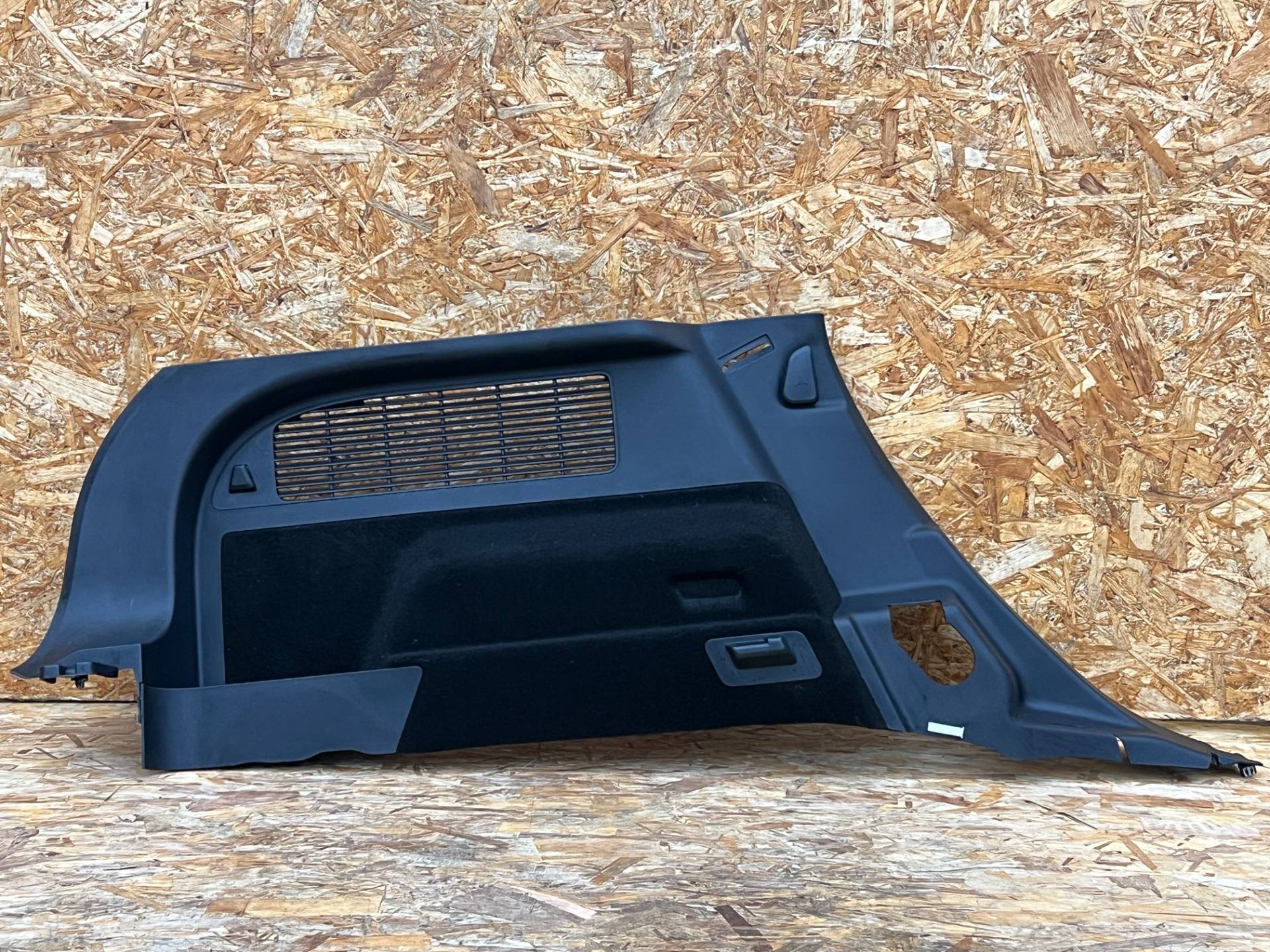 Обшивка багажника Ford Mustang Mach-E 2023 OEM LJ8BR31013AMW, LJ8BR31049CAW