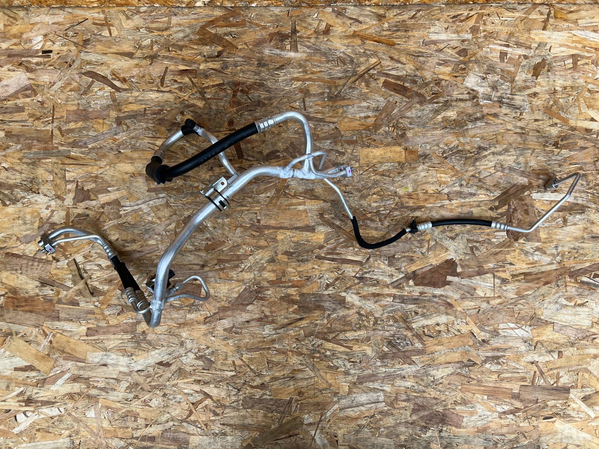 Трубка кондиционера Ford Mustang Mach-E 2023 OEM LJ9H-19E881-A