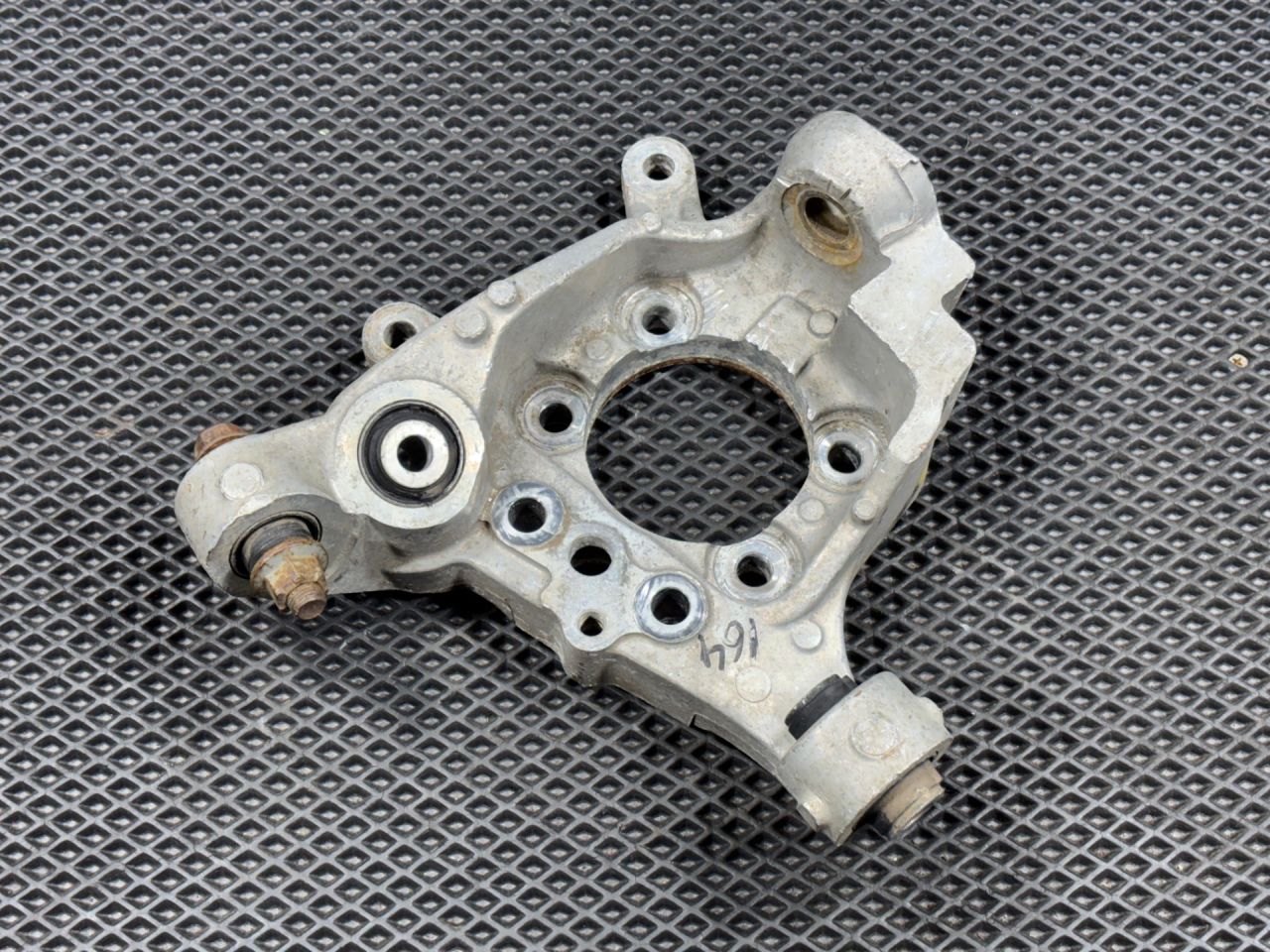 кулак задний правый Infiniti EX35 1 поколение 2009, 3.5 л., VQ35HR, бензин, АКПП, внедорожник 5 дв., 43018-1BA0A - фото №1