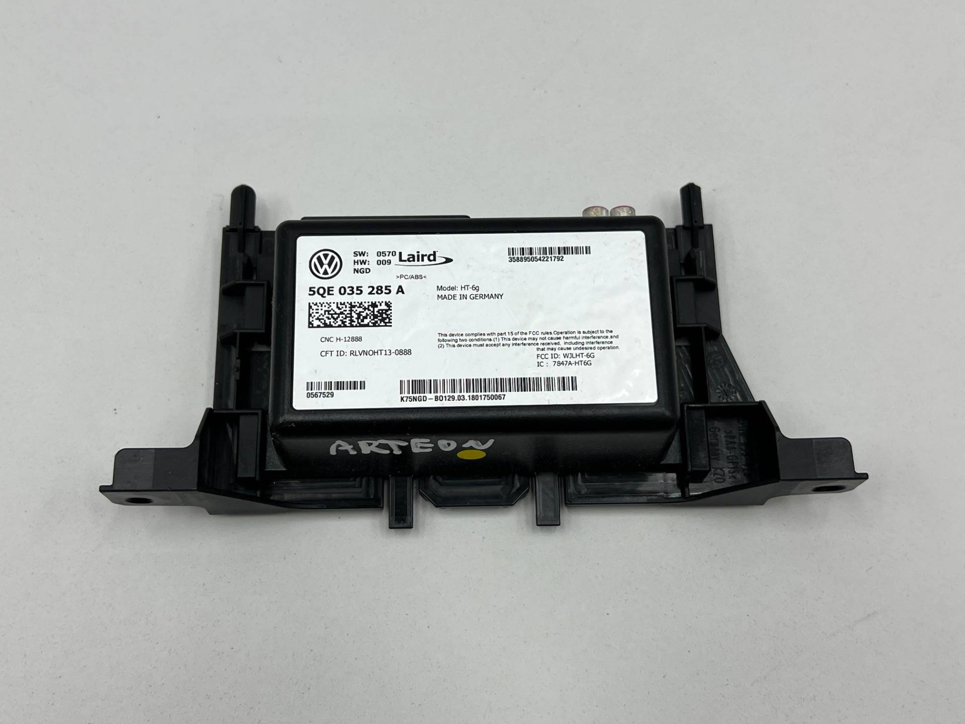 Блок управления телефоном Volkswagen Jetta 7 2019 OEM 5QE035285A