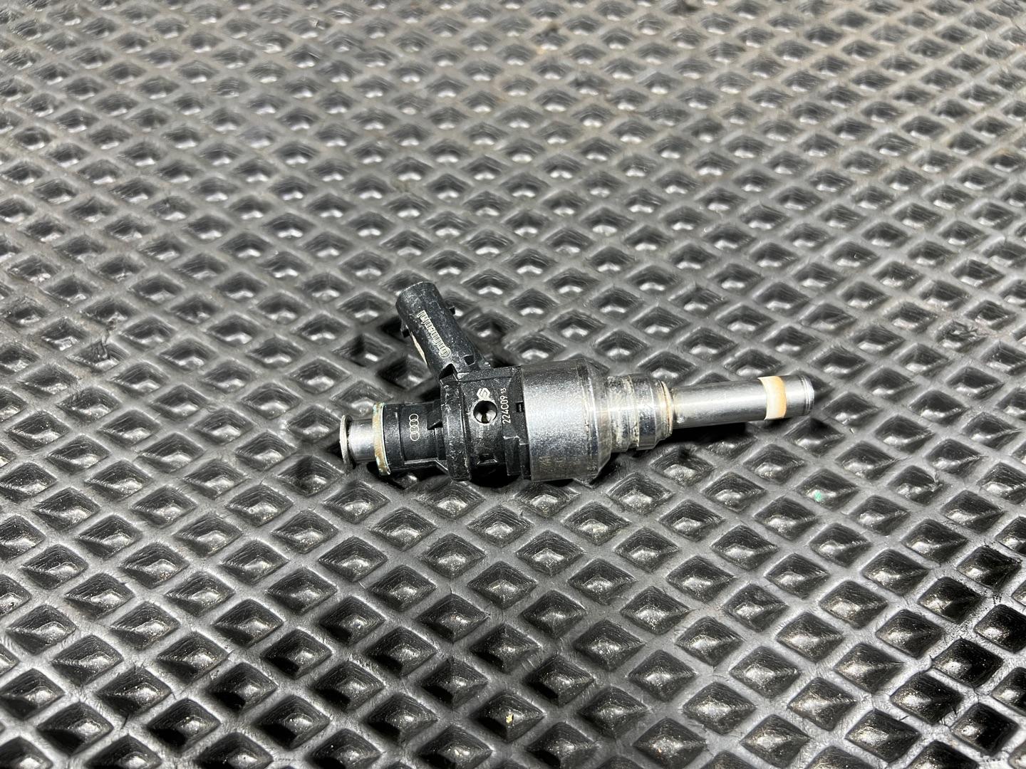 Форсунка Audi A4 B8/8K 2009 OEM 06E036G, 06E906036AC, 06E906036AJ, 06E906036AL, 06E906036G, 06E906036K, 06E906036P