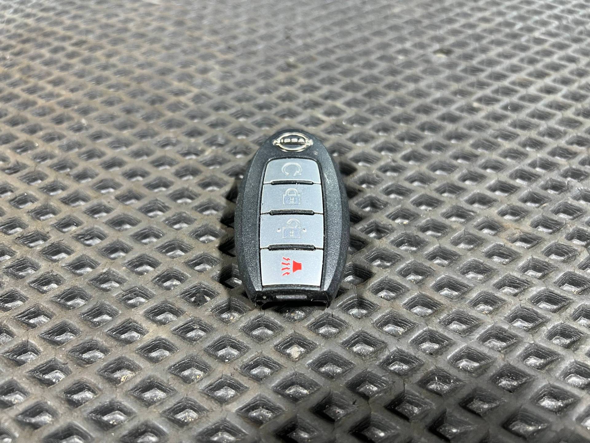 Брелок (пульт дистанционного управления) Nissan Rogue T33 2022 OEM 7812DTXN3