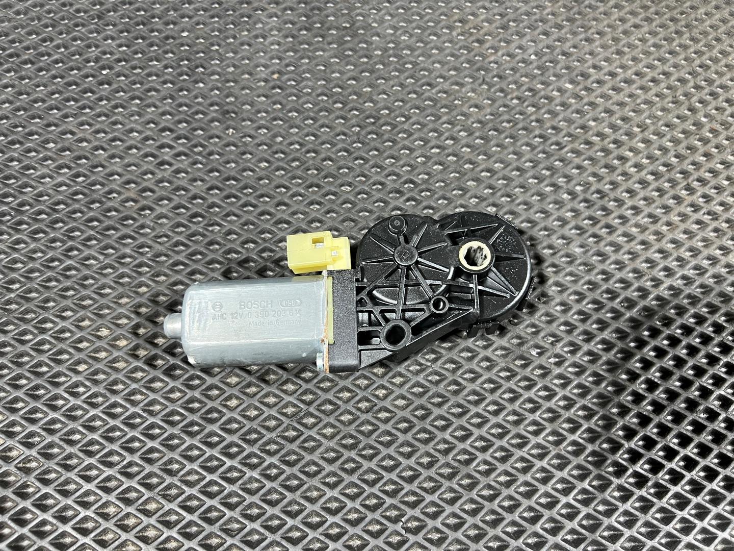моторчик регулировки сиденья Mercedes-Benz SL R231 2016 OEM 0390203614, A2319104800