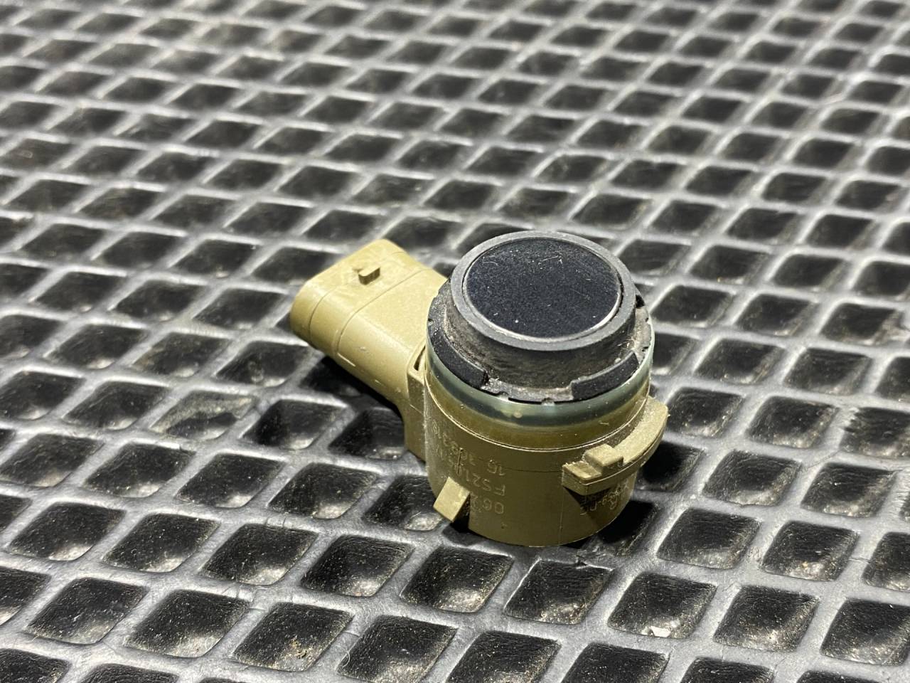 парктроник передний Jaguar F-Pace 1 поколение X761 2016, 3.0 л., бензин, АКПП, внедорожник 5 дв., LR093754, JK8315K859DC, T4A17572, T4A17570 - фото №1