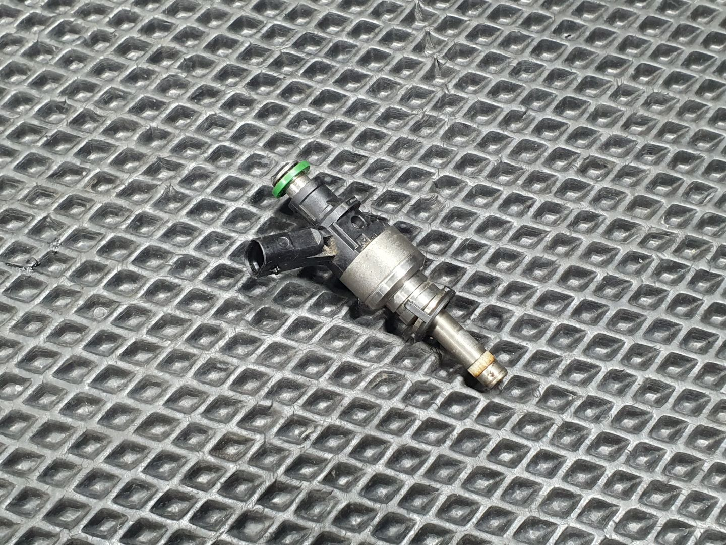 Форсунка Audi A4 B8/8K 2015 OEM 06E036P, 06E036K, 06E906036AC, 06E906036AJ, 06E906036AL, 06E906036G, 06E906036K, 06E906036P