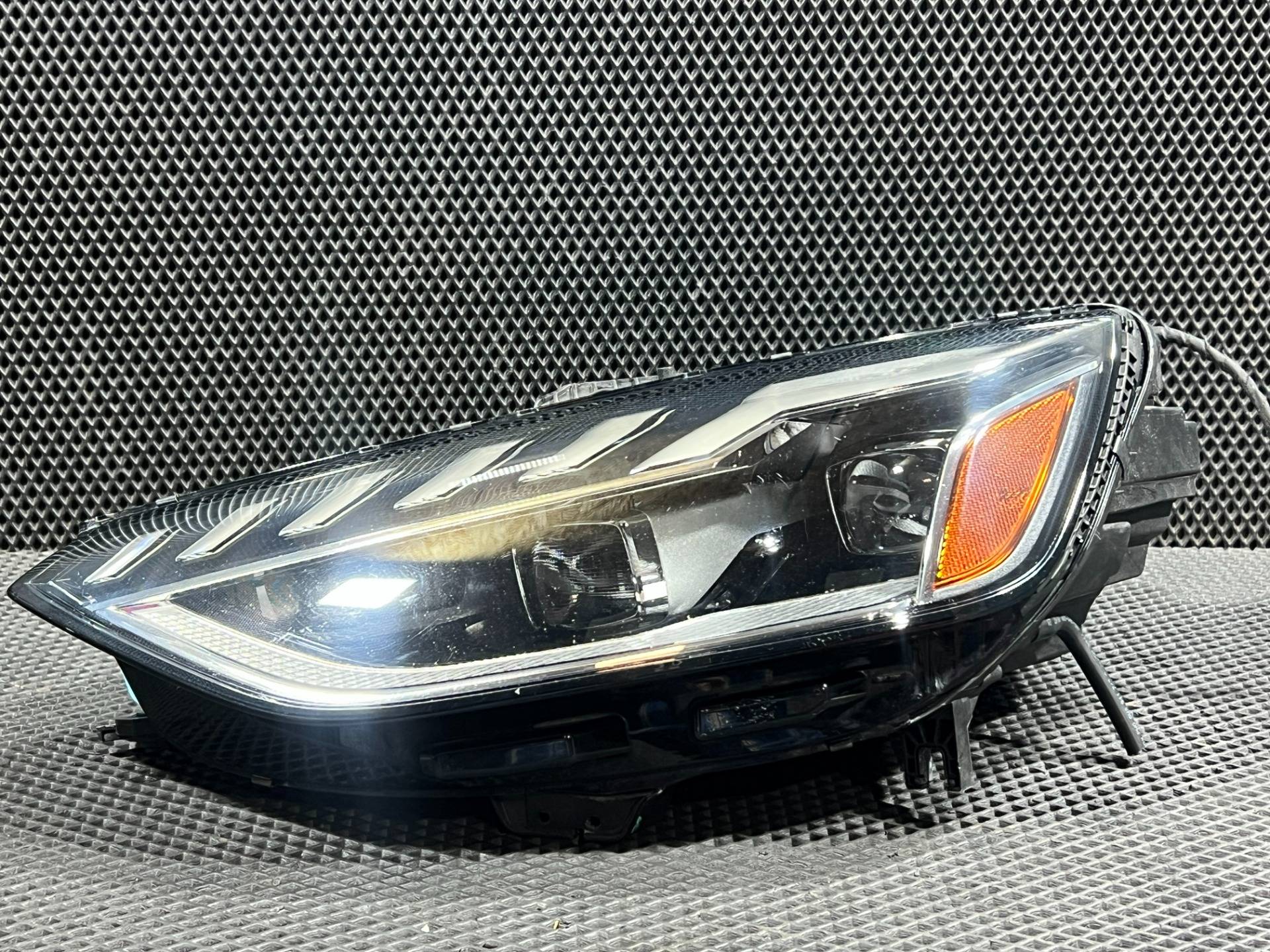 Фара левая Audi S4 B9 рестайлинг 2021 OEM 8W0941035G