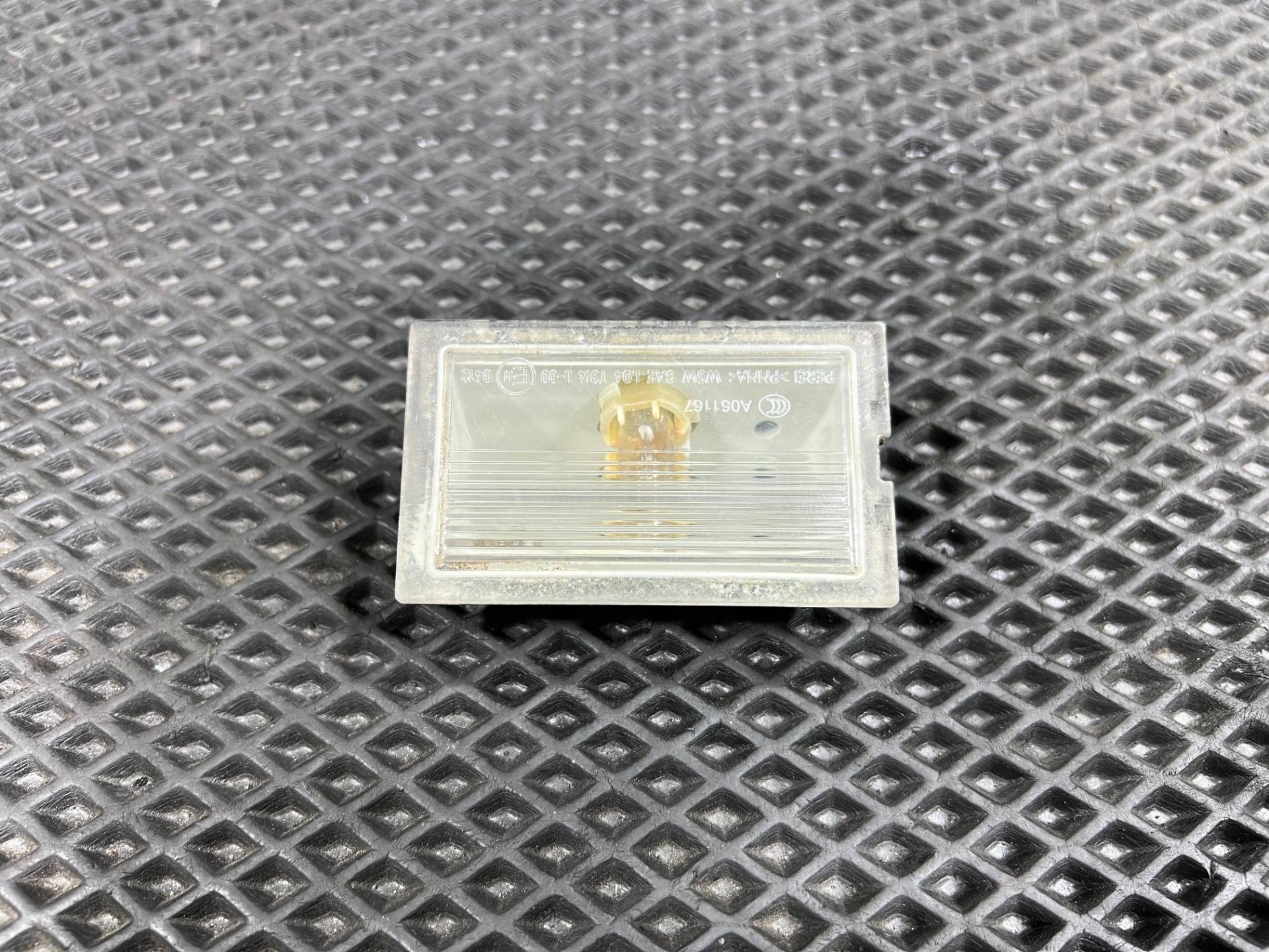 Подсветка номера Land Rover Freelander 2 2013 OEM XFC500040