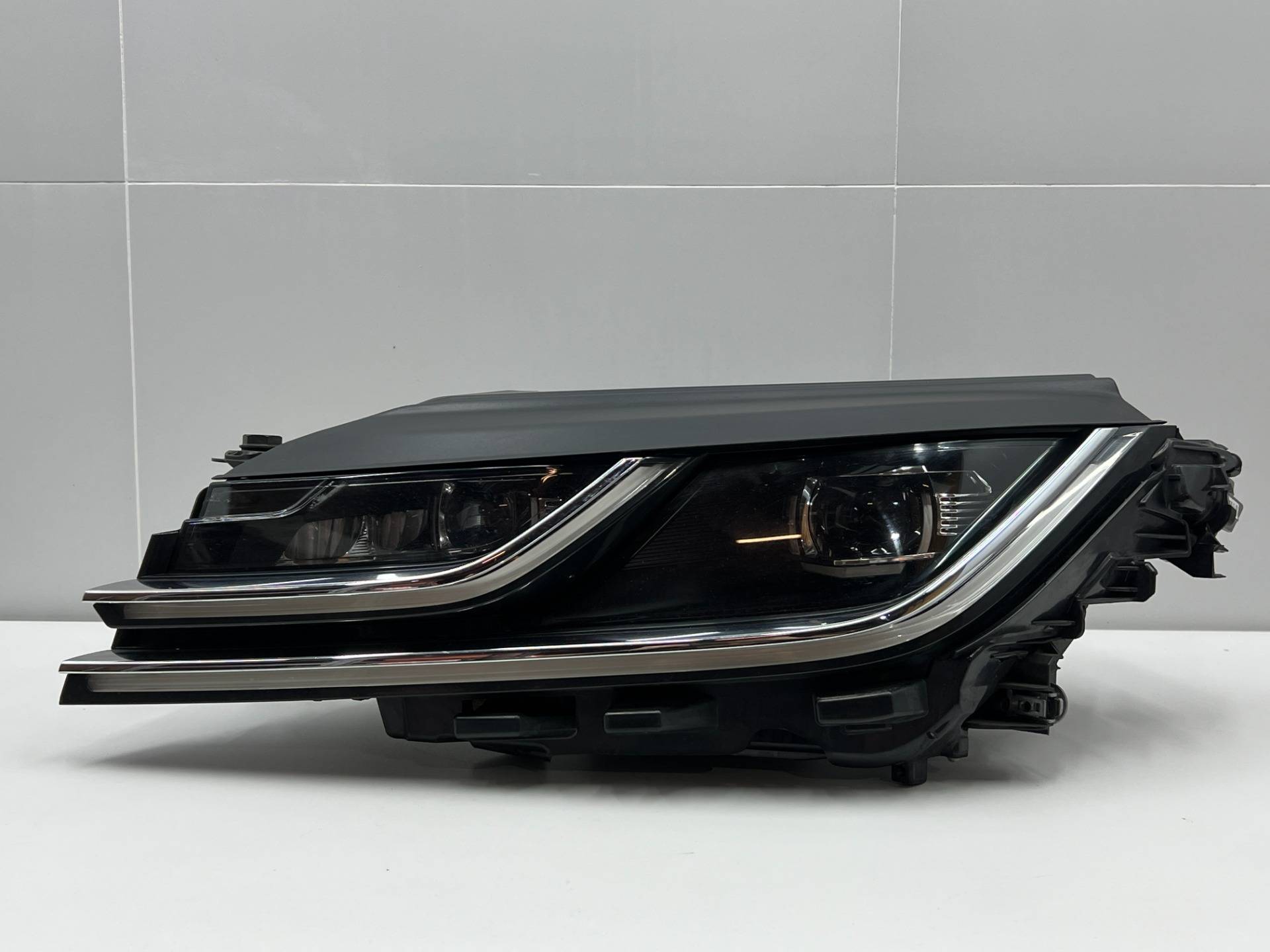 Фара левая Volkswagen Arteon 2019 OEM 3G8941081B