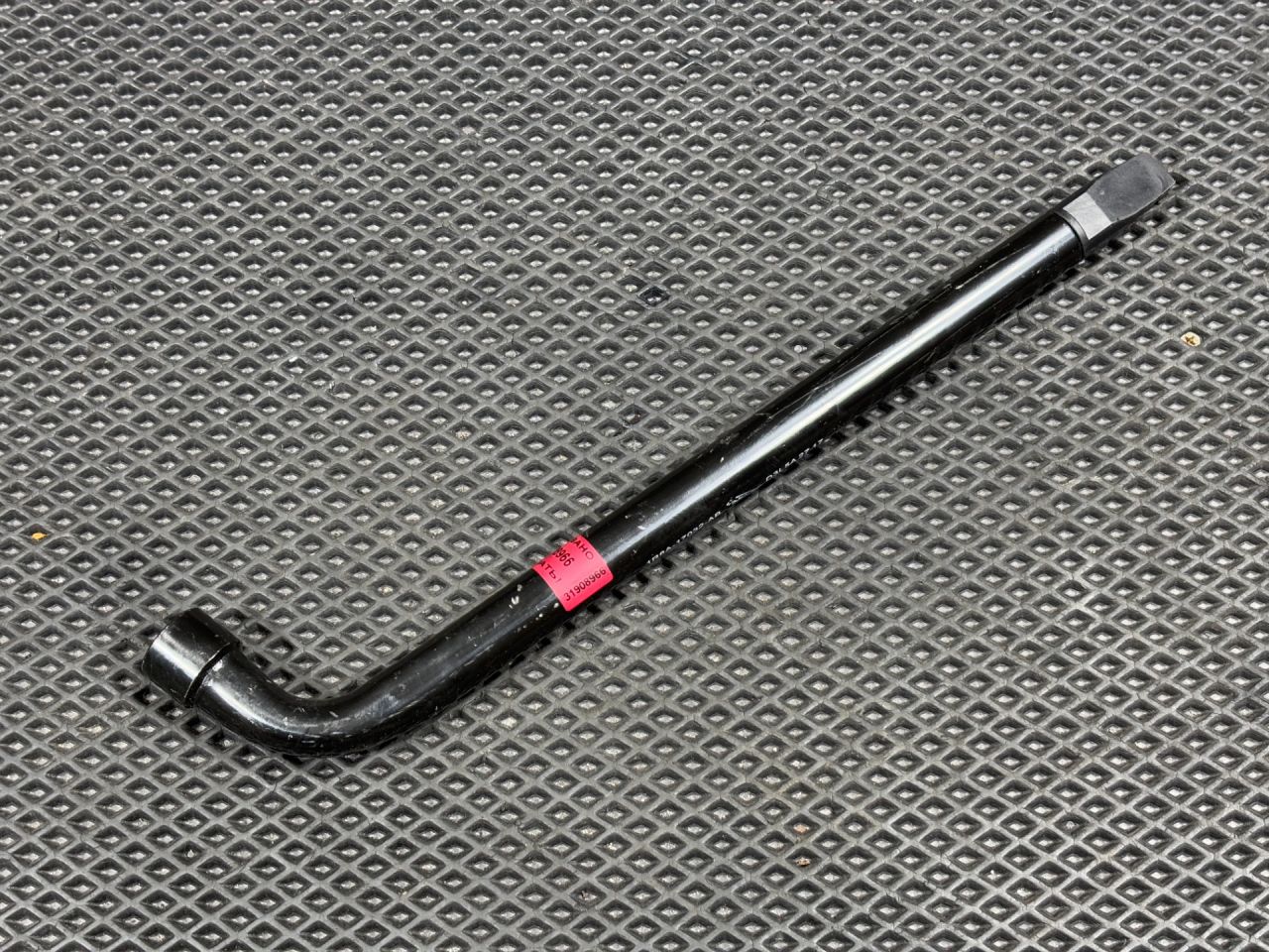 ключ колесный (балонный) Jaguar XE 1 поколение X760 2017, 2.0 л., 204PT, бензин, АКПП, седан, 1R8A17032AB, T2H37992, XR852021 - фото №1