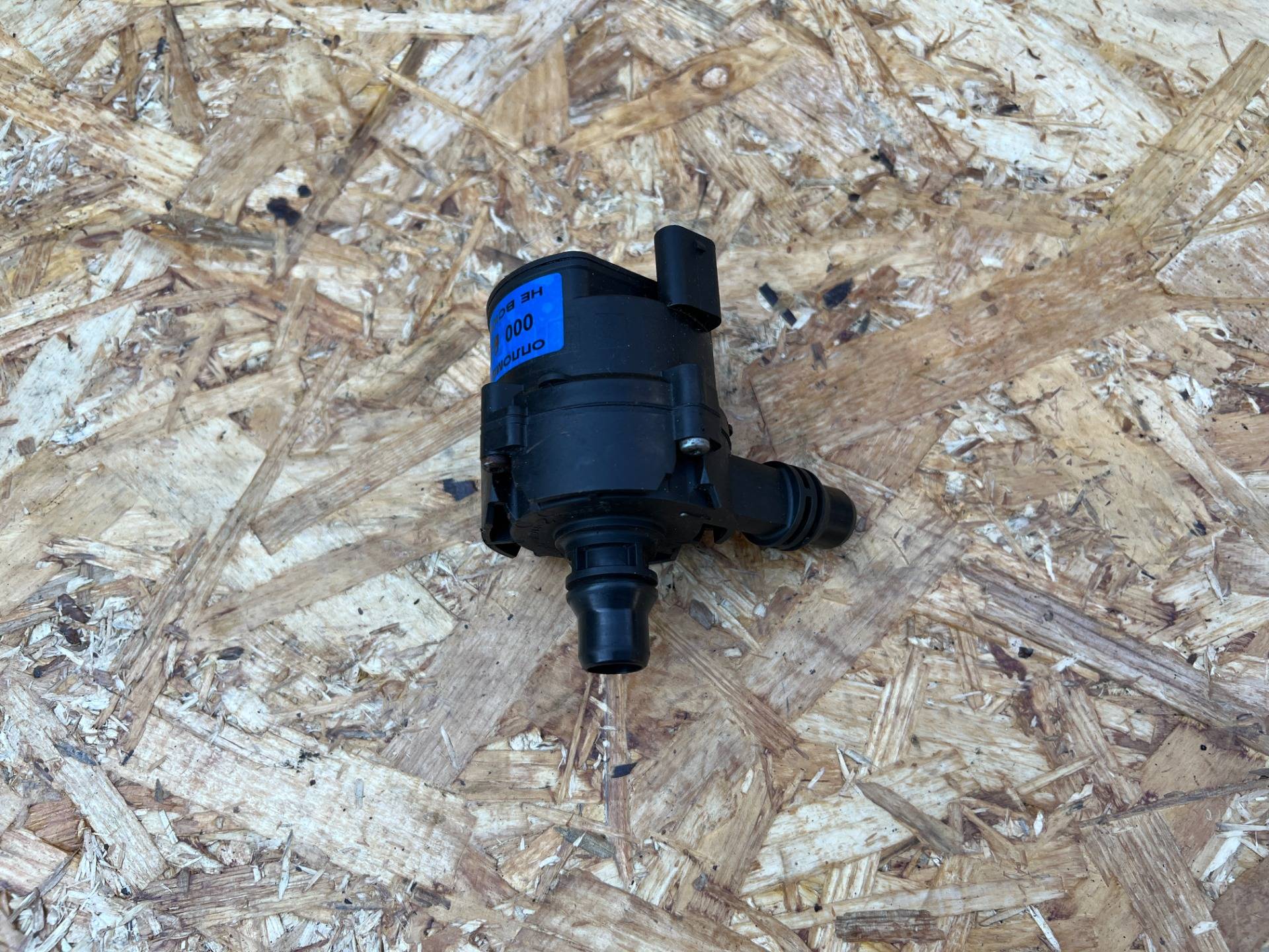 Насос антифриза дополнительный BMW 7 G11/G12 2017 OEM 0392023243