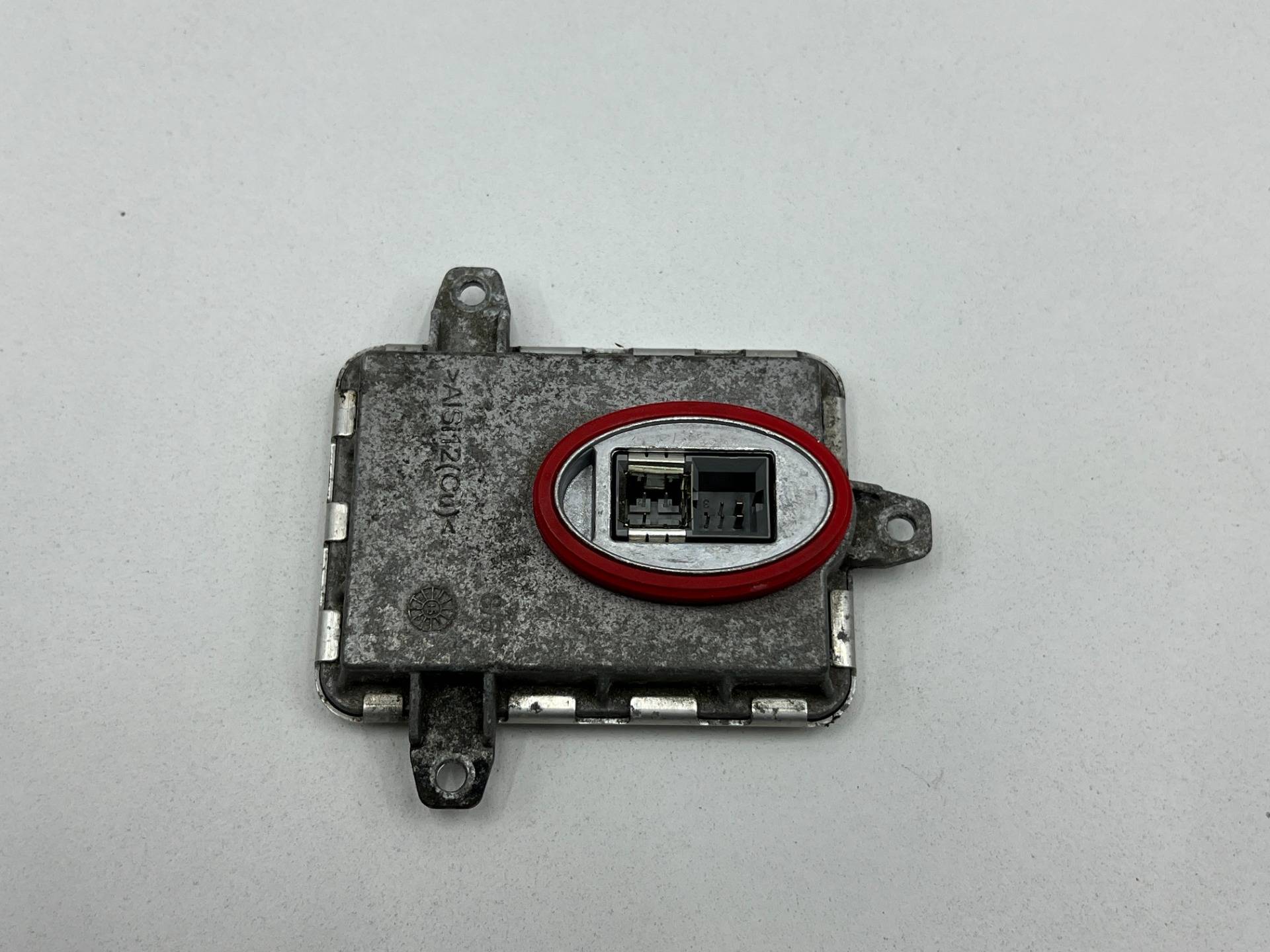 Блок розжига ксенона Land Rover Range Rover Sport 2 2017 OEM 130732946815, LR050796, LR010785, LR143016