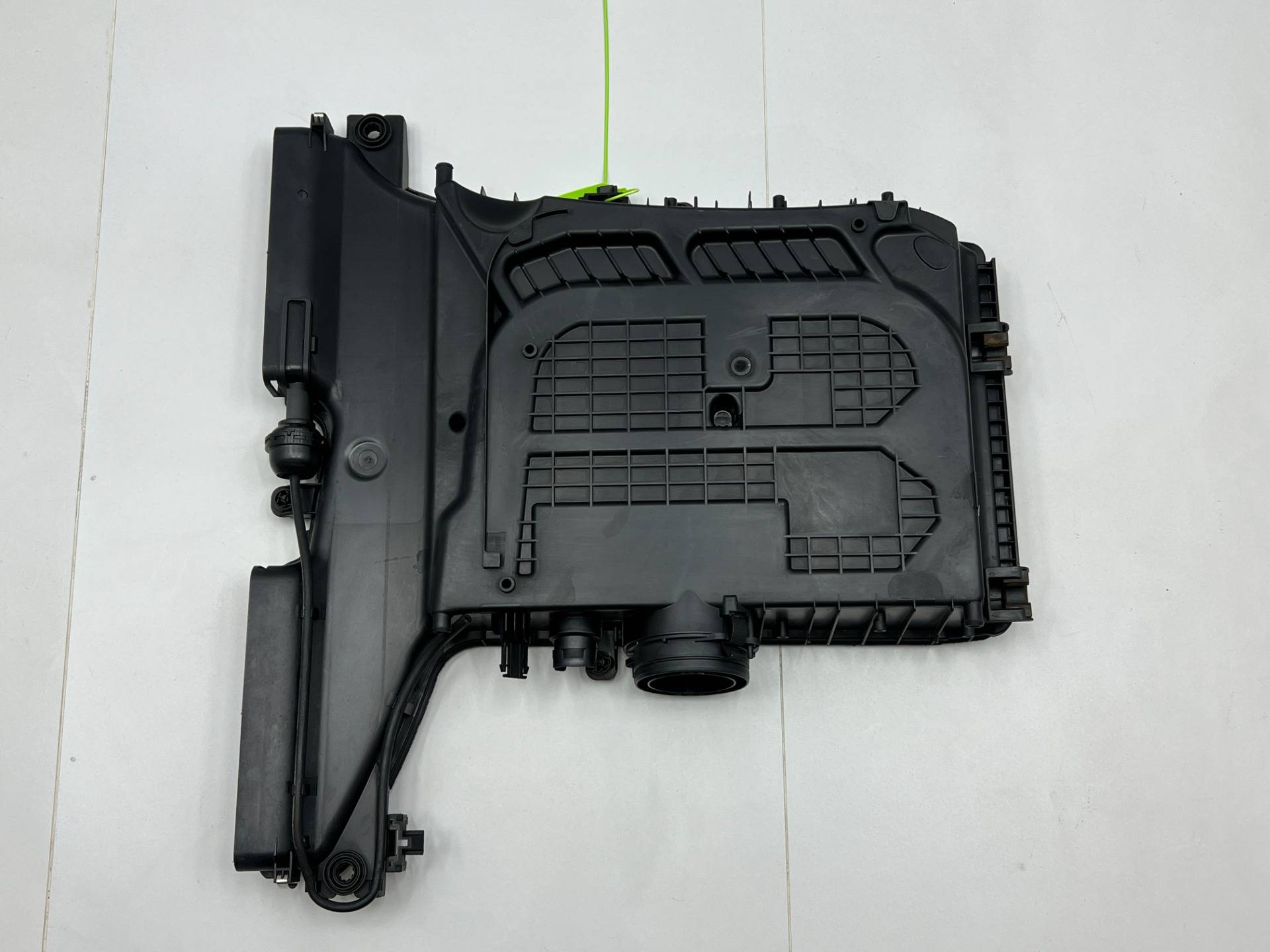 Корпус воздушного фильтра Audi Q7 4M 2017 OEM 4M0133843C